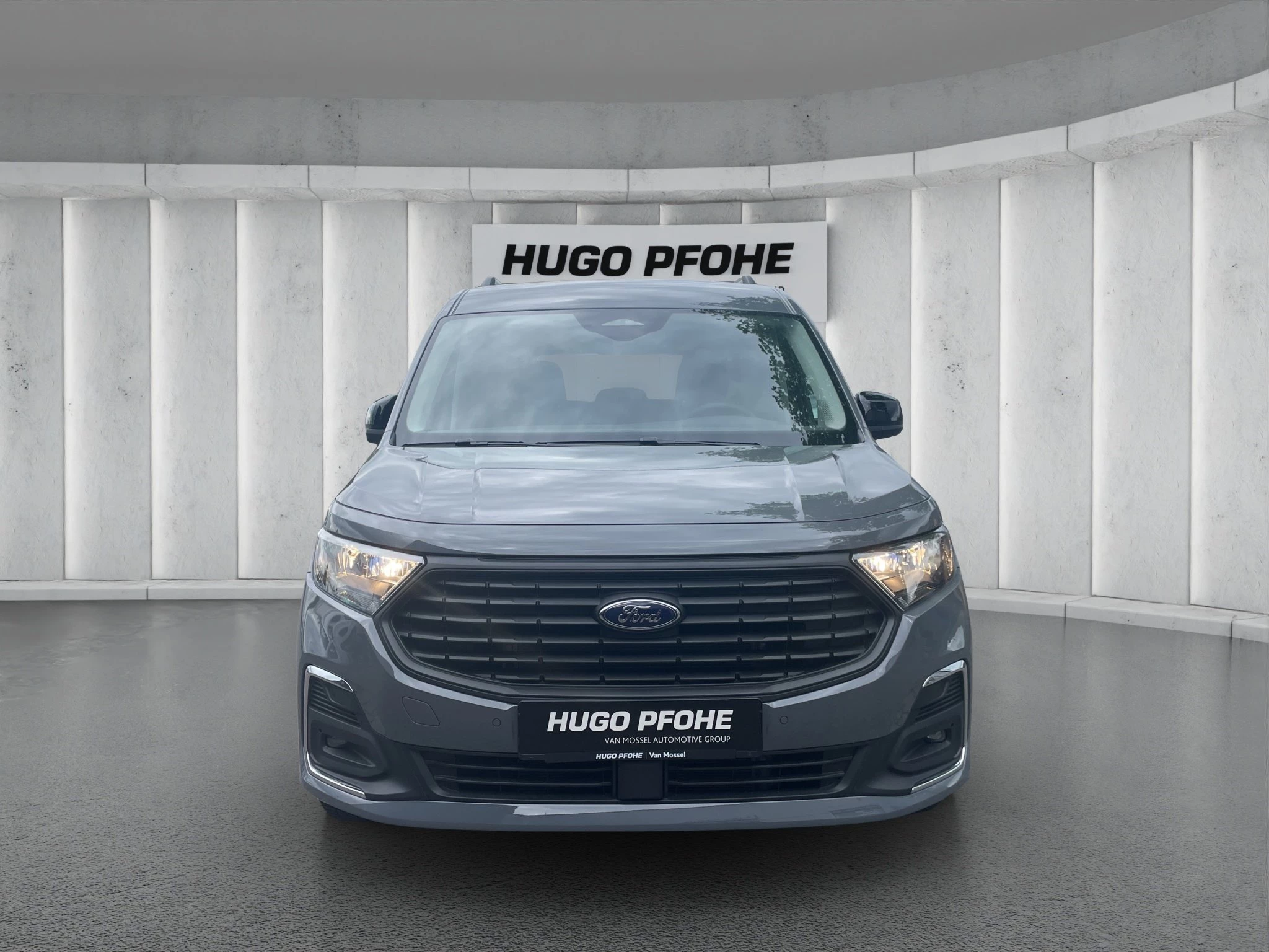 Ford Tourneo Connect Titanium Langer Radstand (L2). Grand 1.5 l EcoBoost PHEV. 6-Gang-Automatikgetriebe.