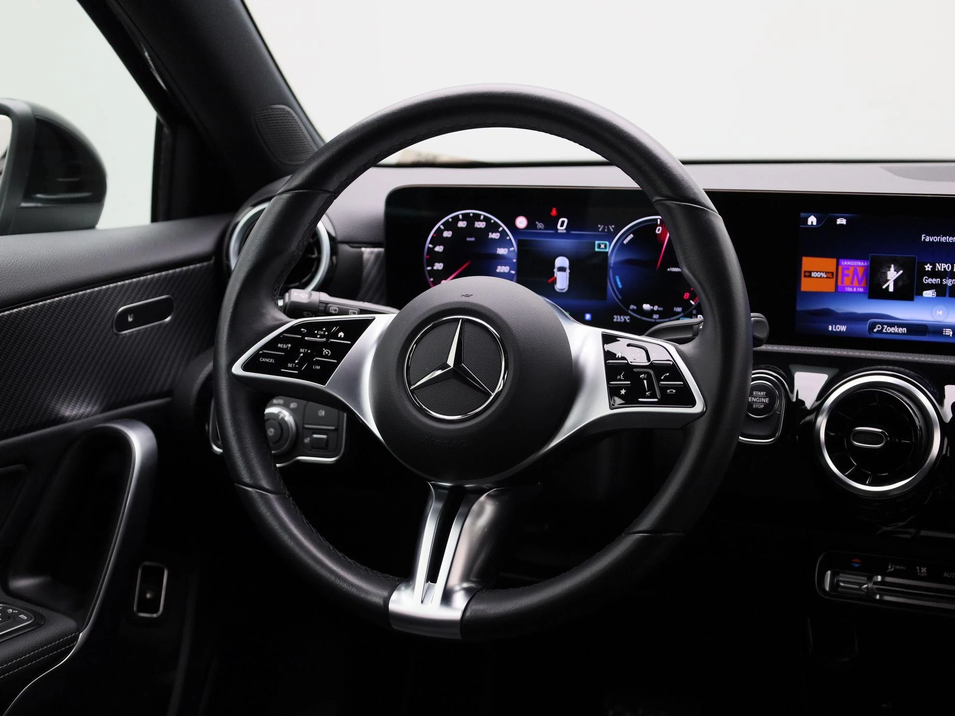 Mercedes-Benz-A-Klasse-image-10