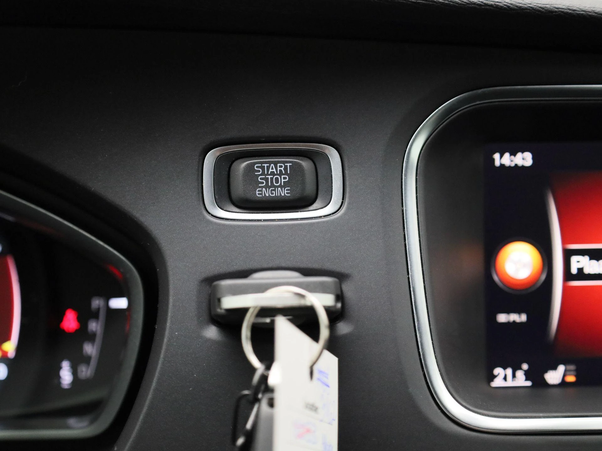 Volvo-V40-image-19