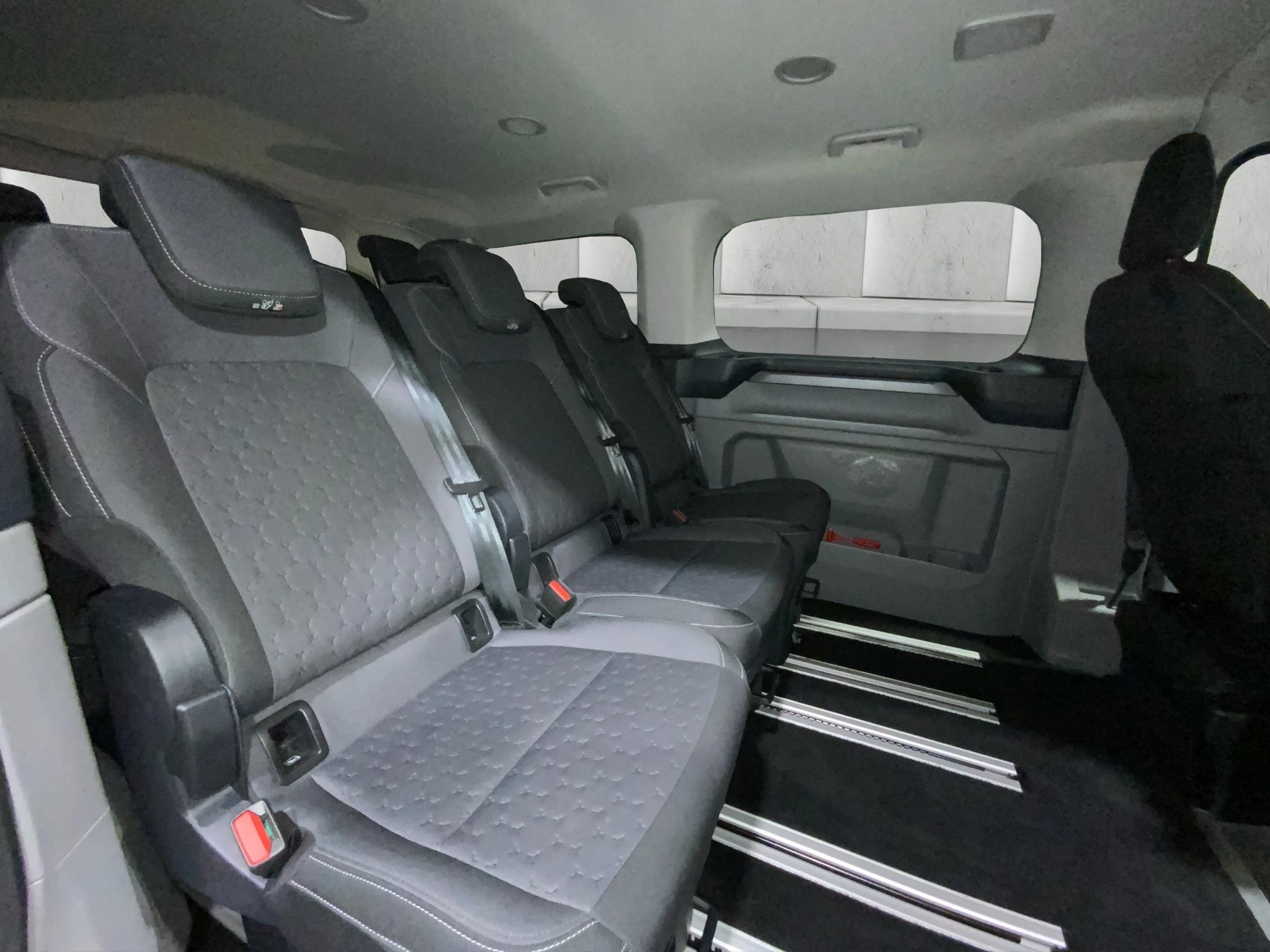 Ford-Tourneo Custom-image-10