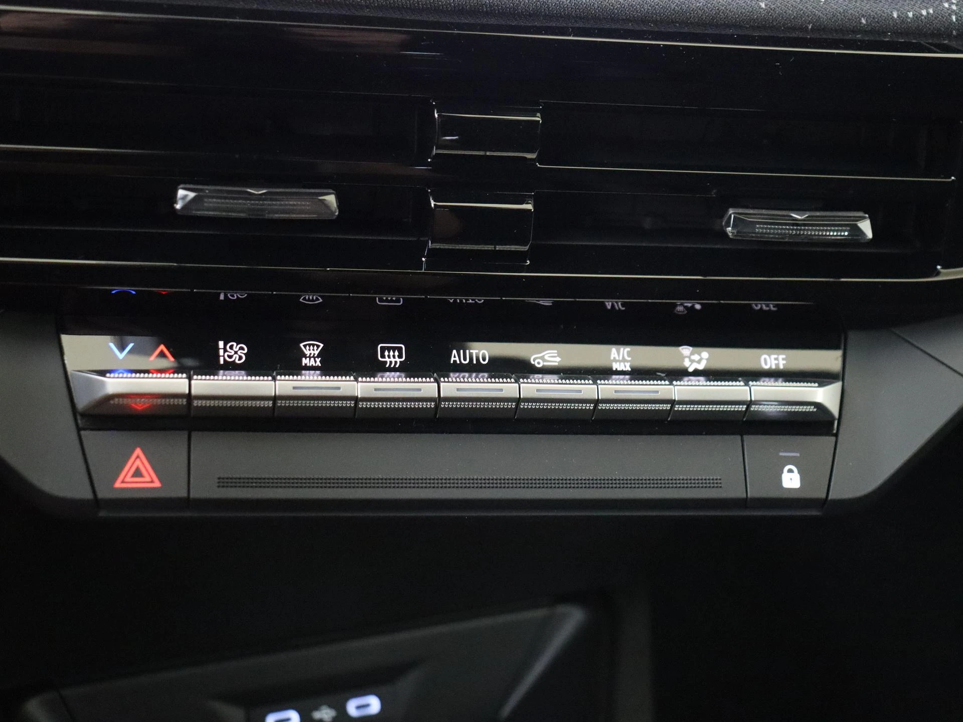 Renault-Clio-image-19