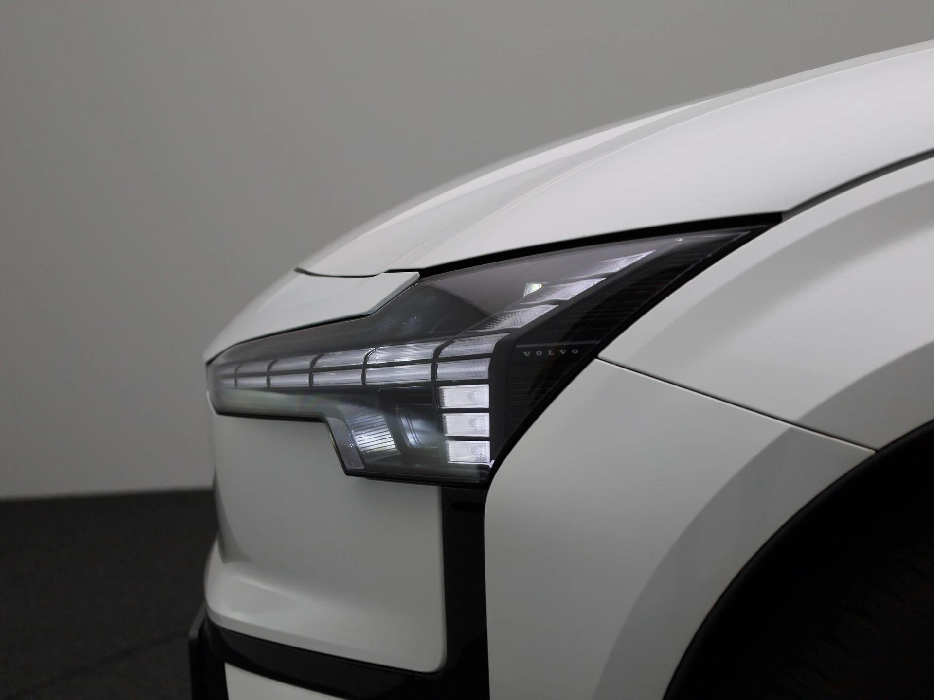Volvo-EX30-image-12