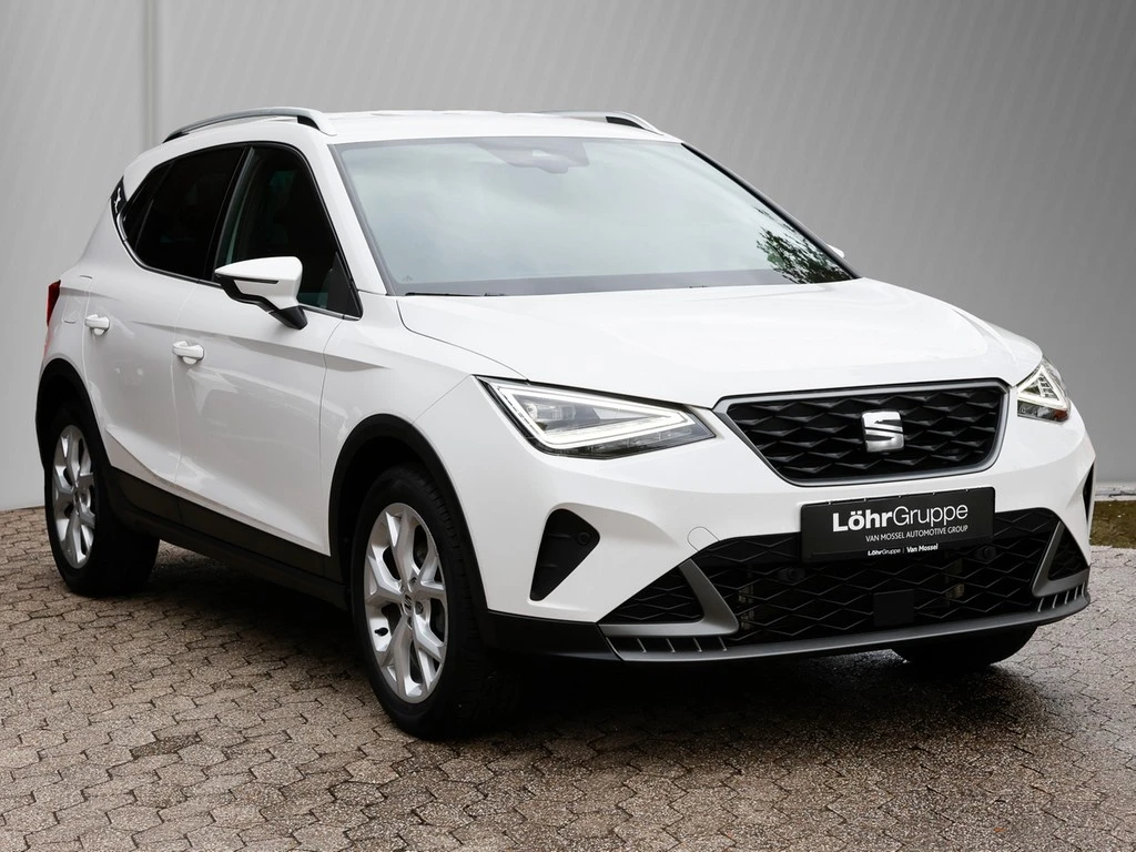 SEAT-Arona-image-2