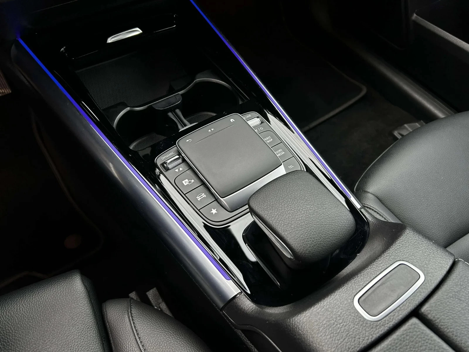 Mercedes-Benz-EQA-image-9