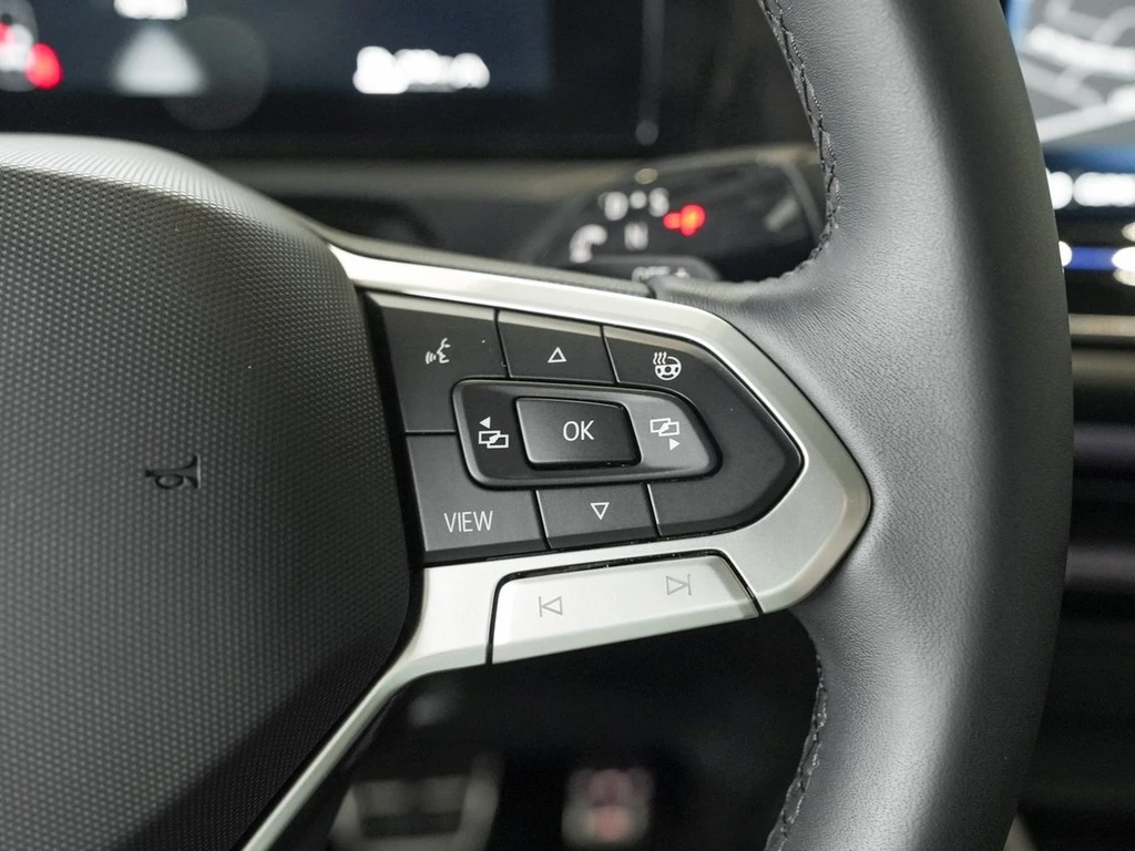 Volkswagen-Tiguan-image-16