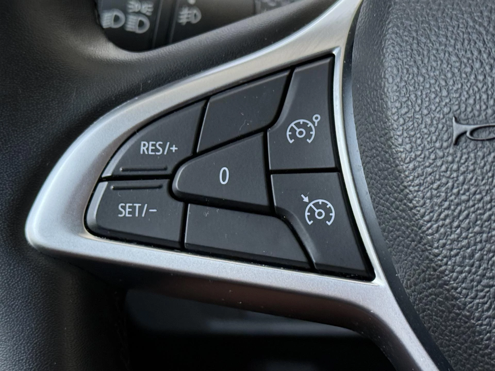 Dacia-Sandero Stepway-image-12