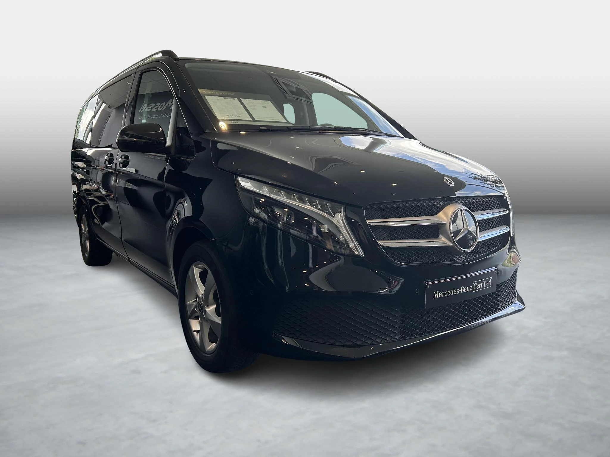 Mercedes-Benz-V-Klasse-image-4