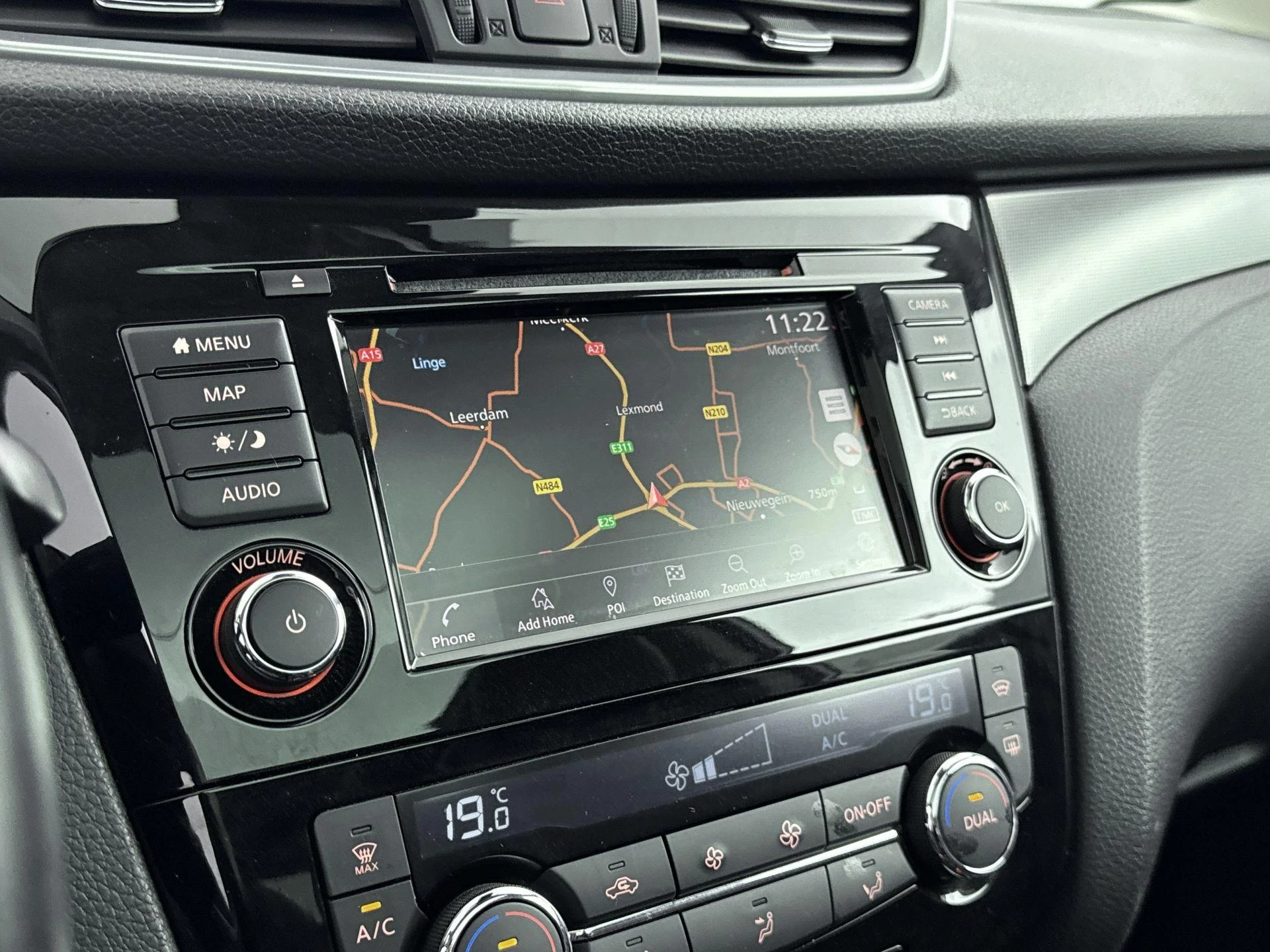 Nissan-QASHQAI-image-17