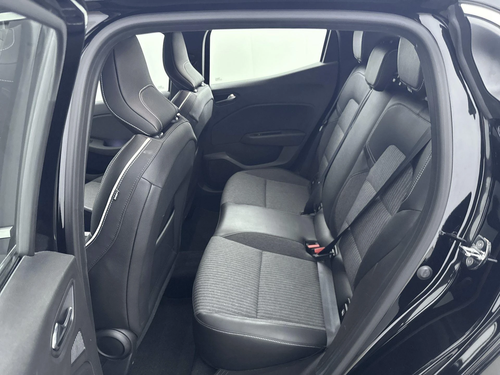 Renault-Clio-image-23