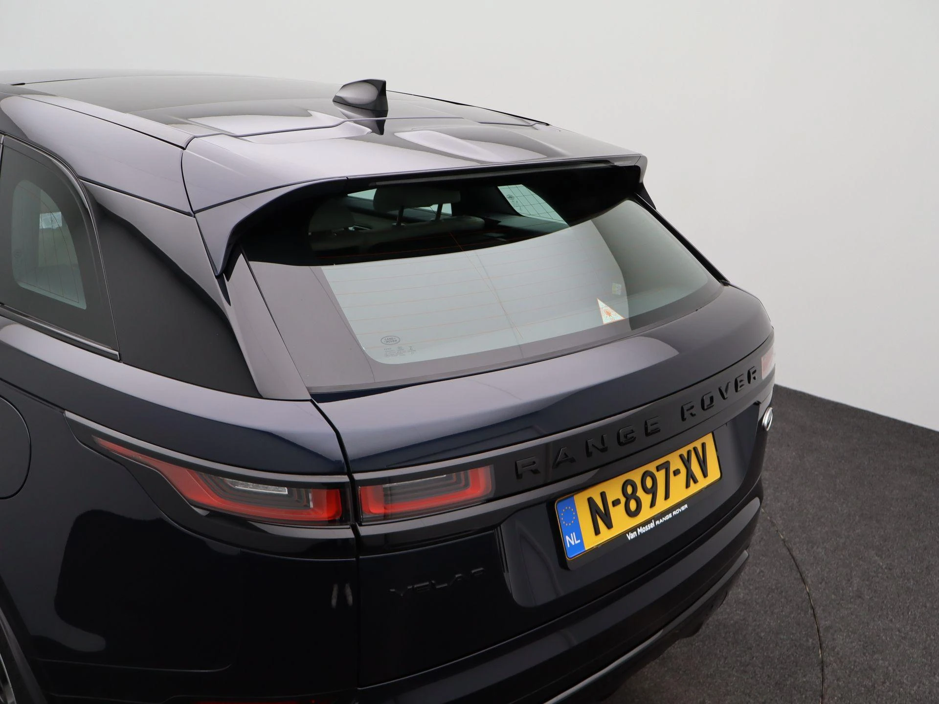 Land Rover-Range Rover Velar-image-41
