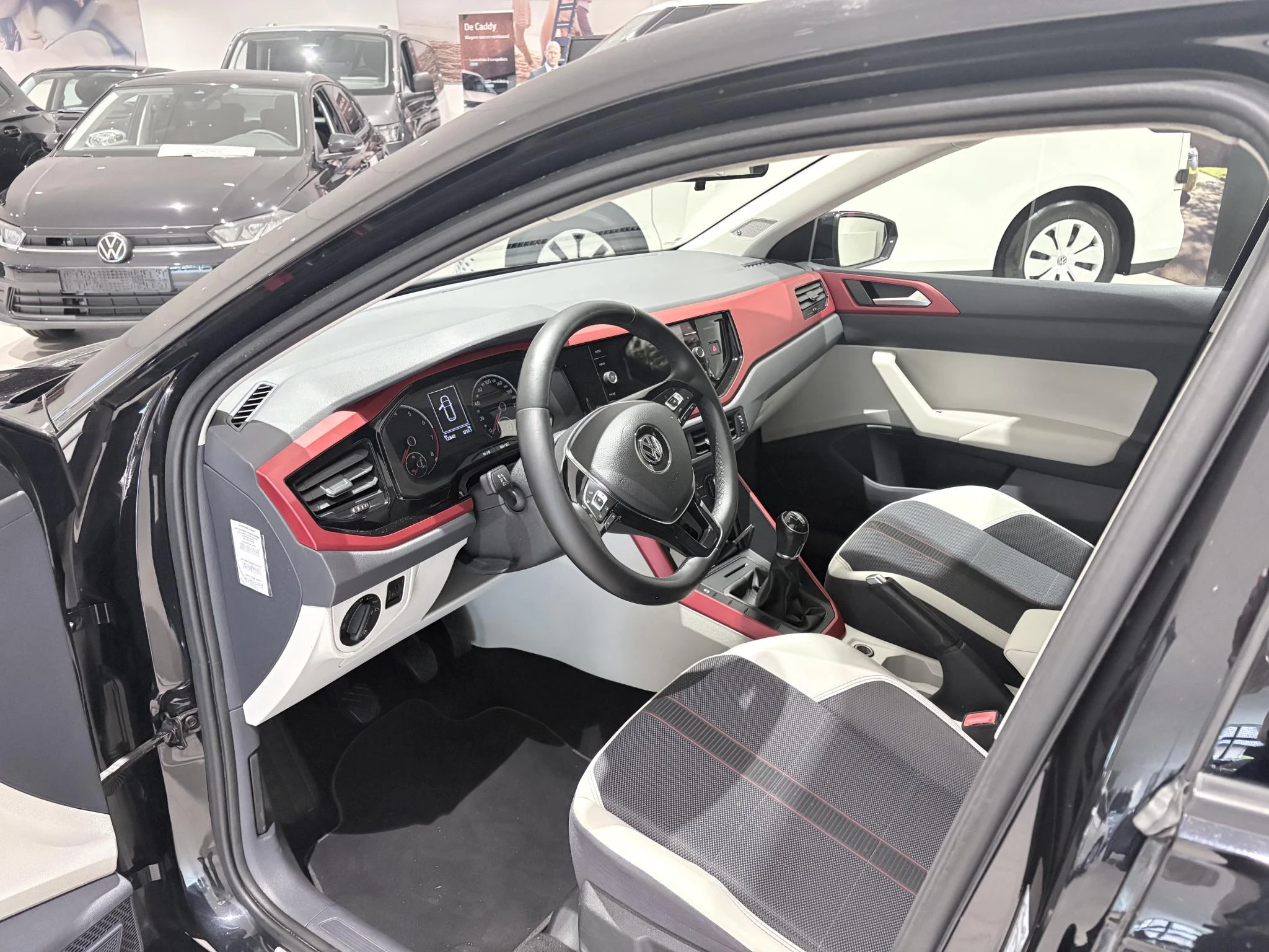 Volkswagen-Polo-image-8