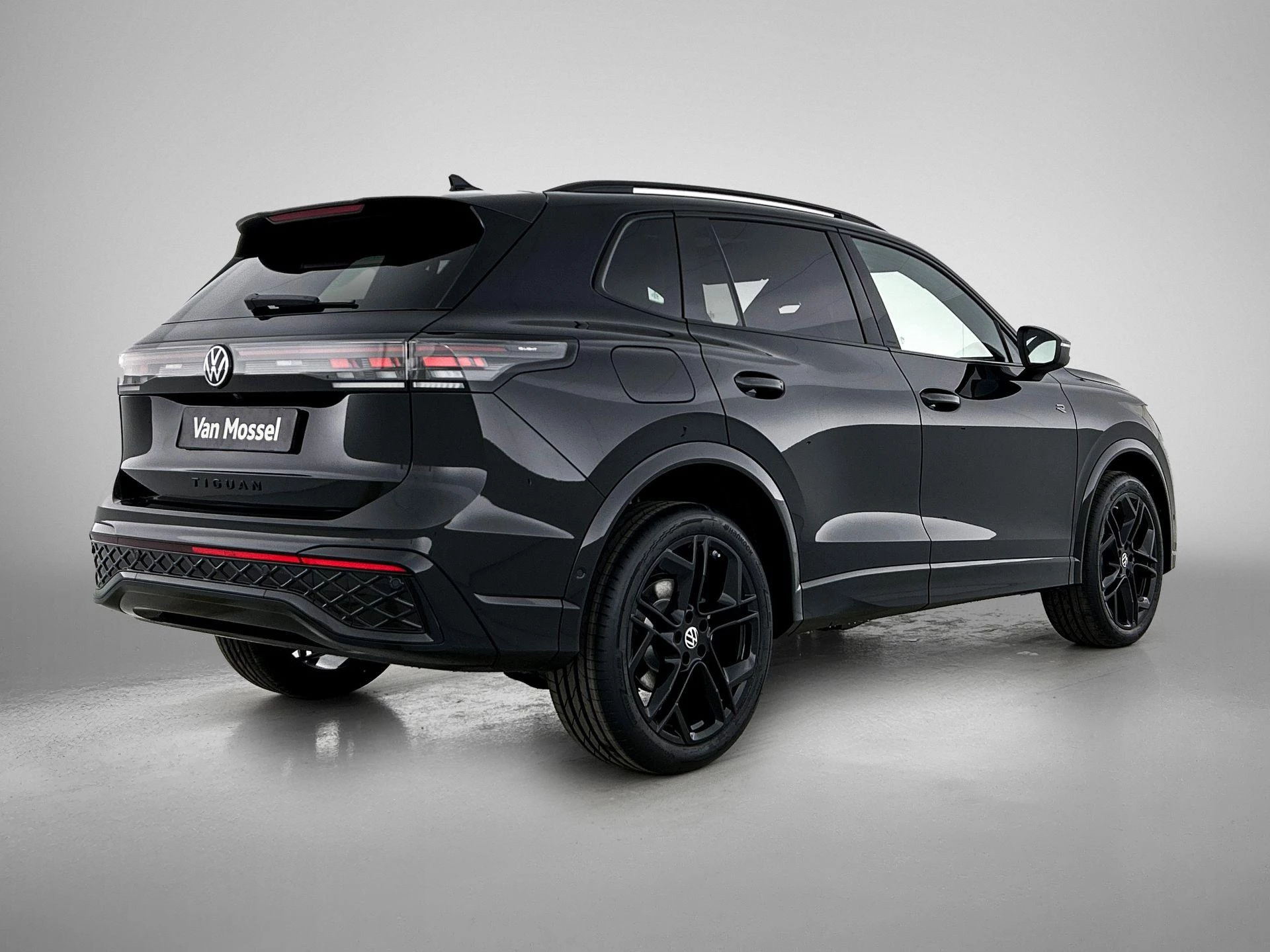 Volkswagen-Tiguan-image-3