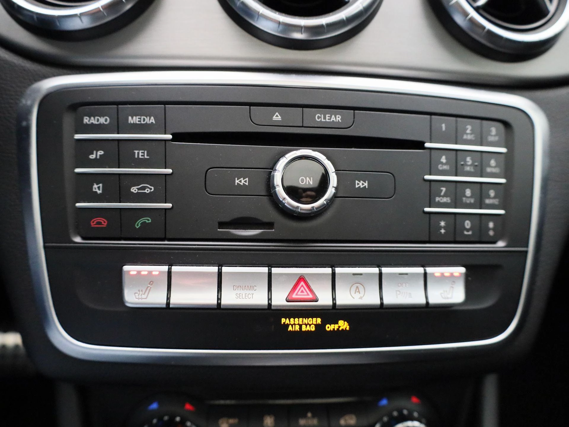 Mercedes-Benz-CLA-image-23