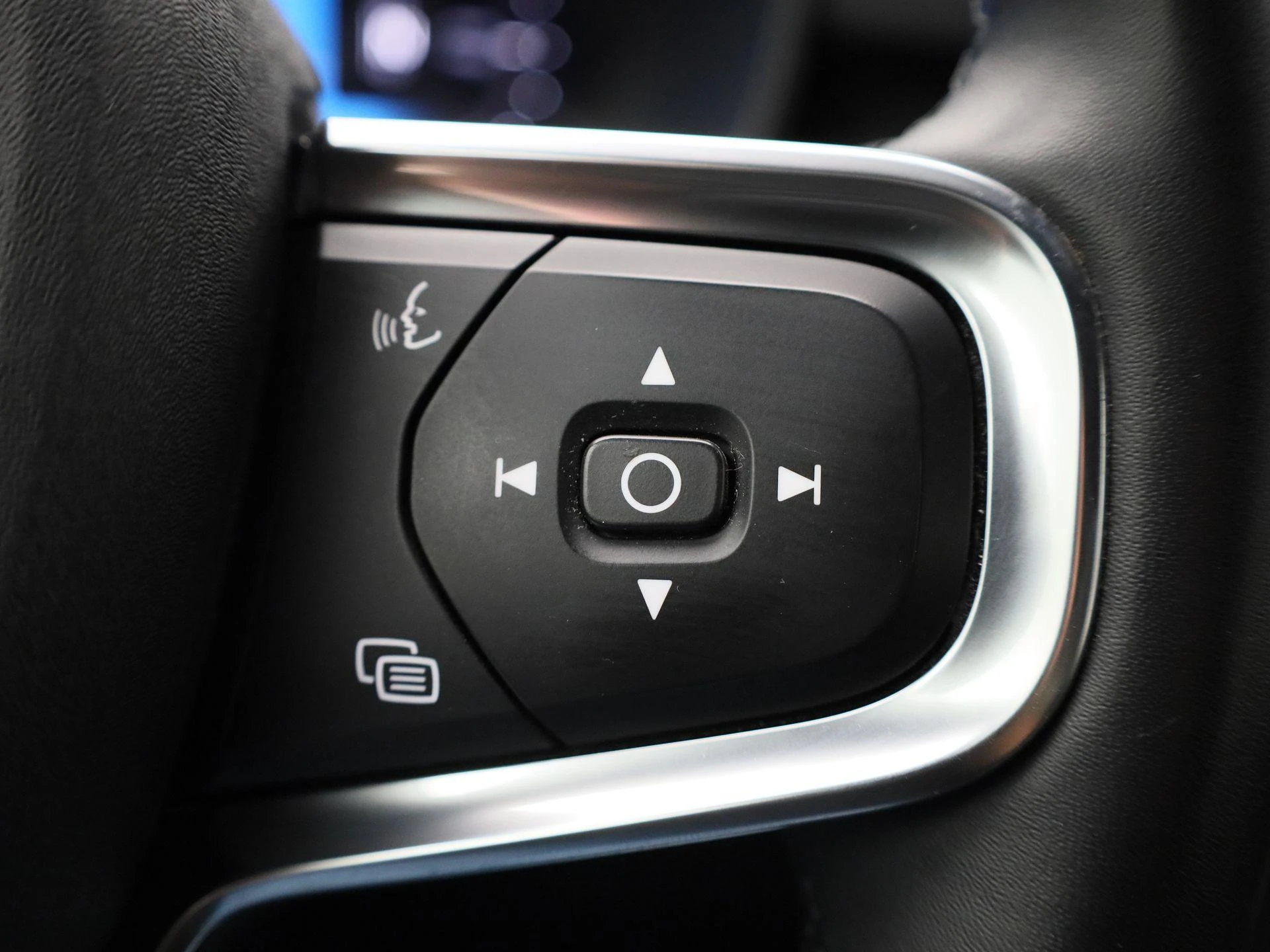 Volvo-XC40-image-23
