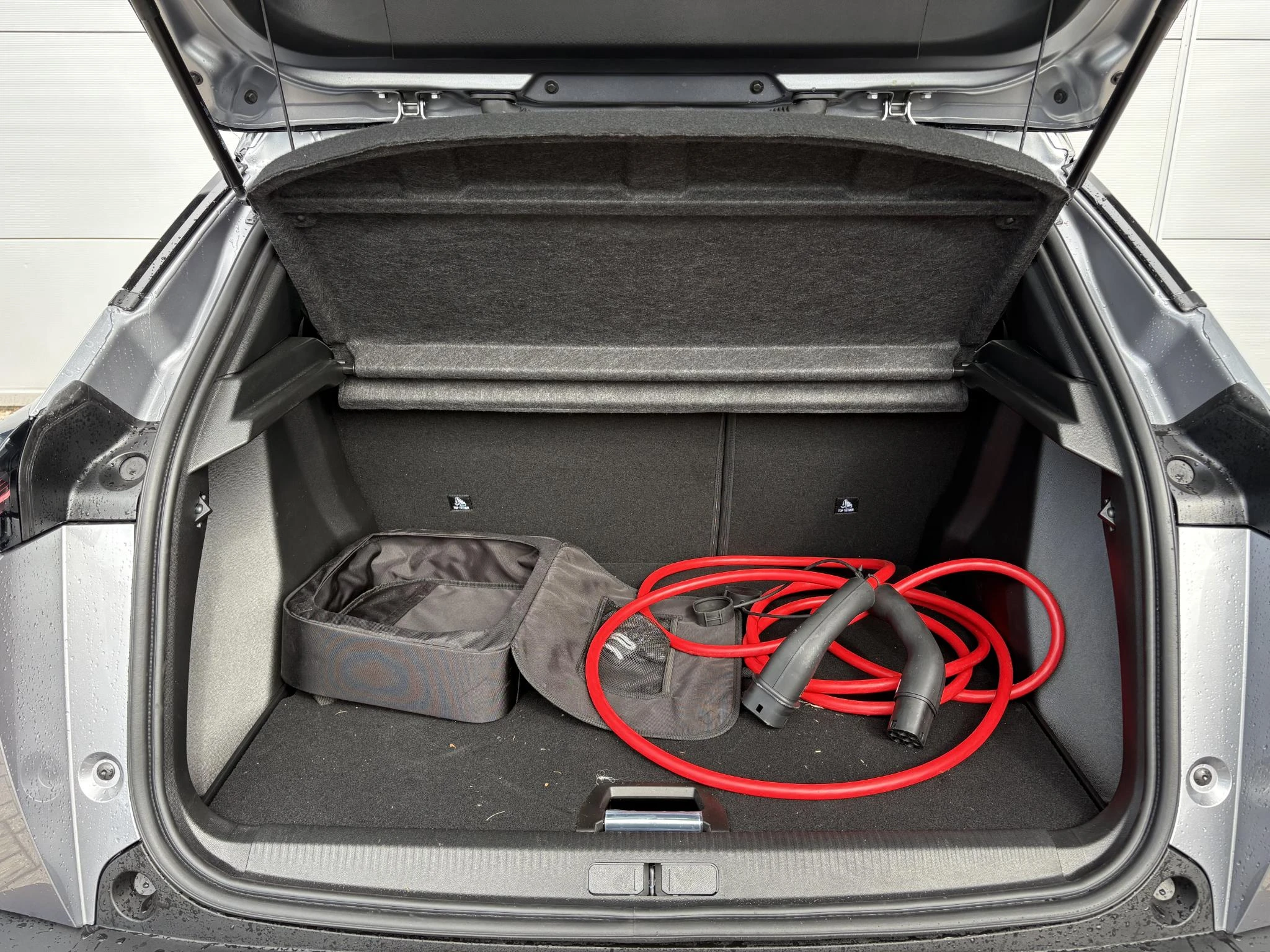 Peugeot-e-2008-image-19