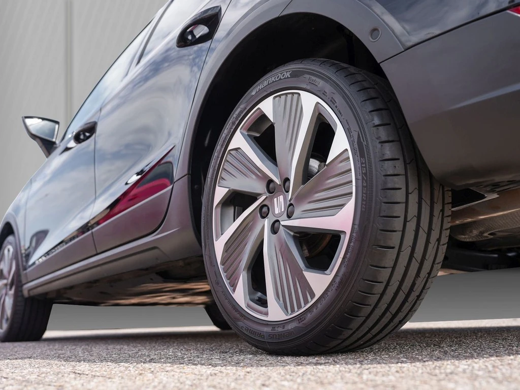 SEAT-Arona-image-4