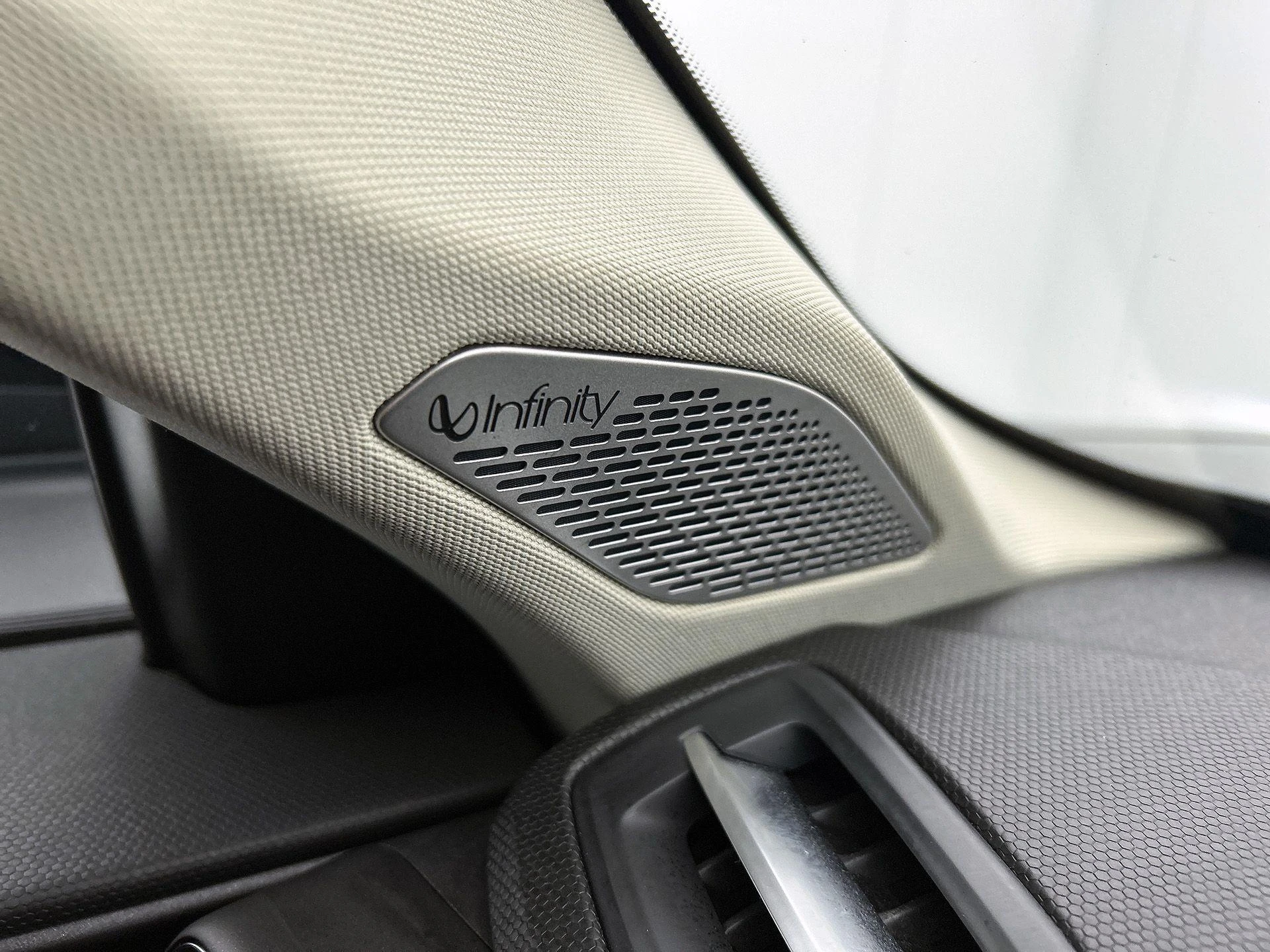 Lynk & Co-01-image-23