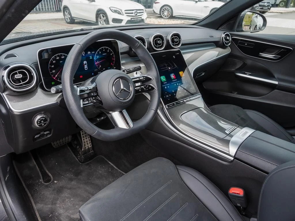Mercedes-Benz-C-Klasse 300-image-8