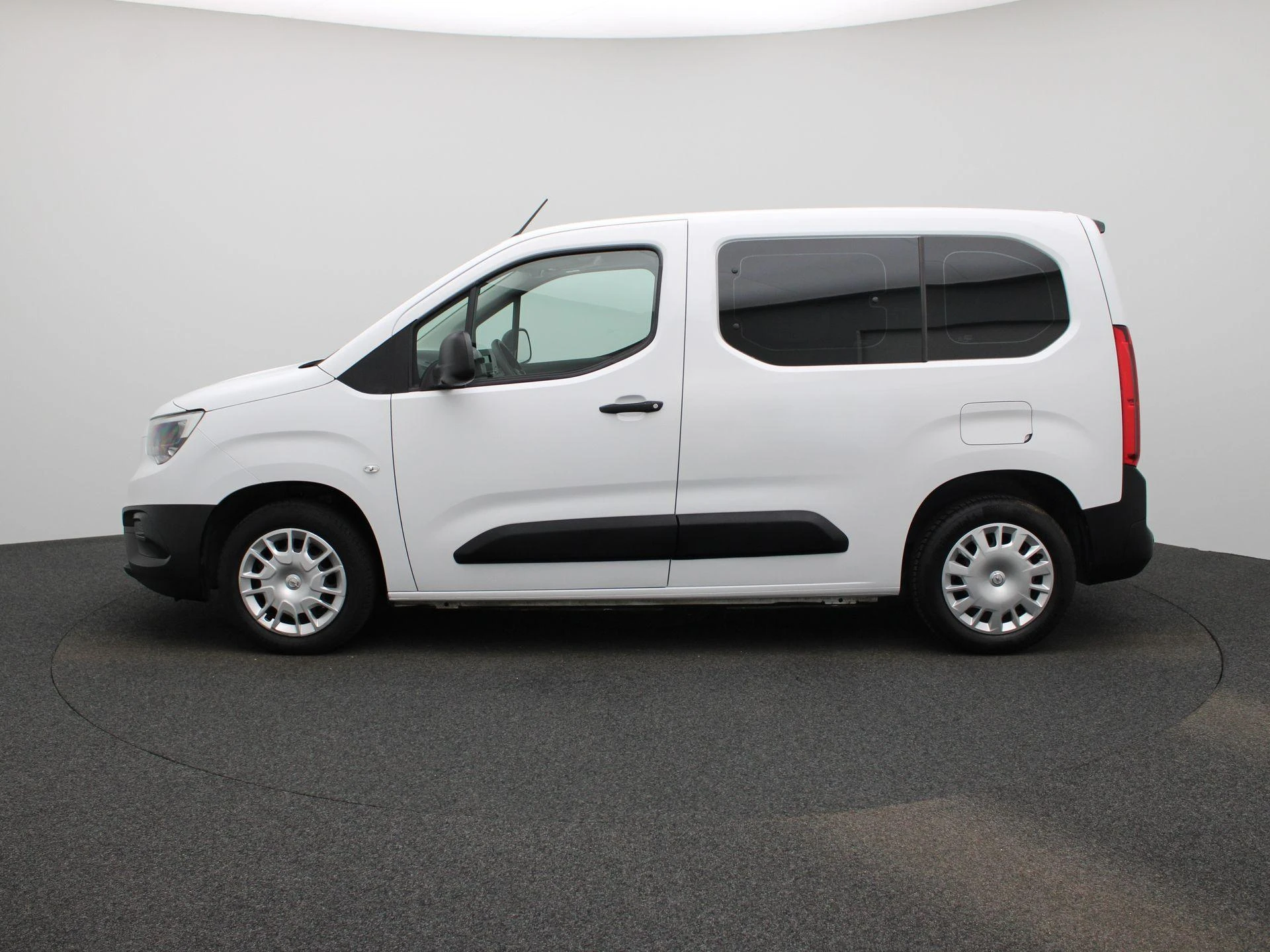 Opel-Combo Life-image-4