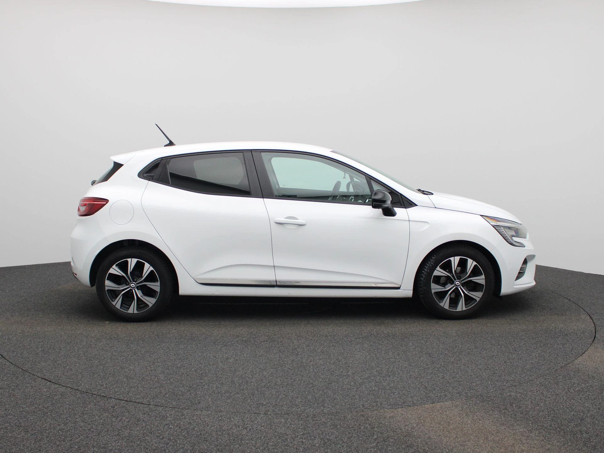 Renault-Clio-image-5