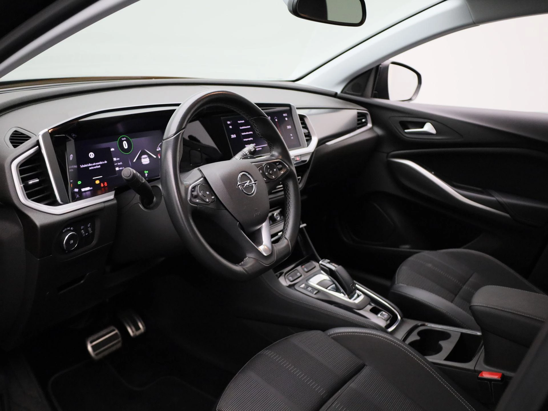 Opel-Grandland-image-29