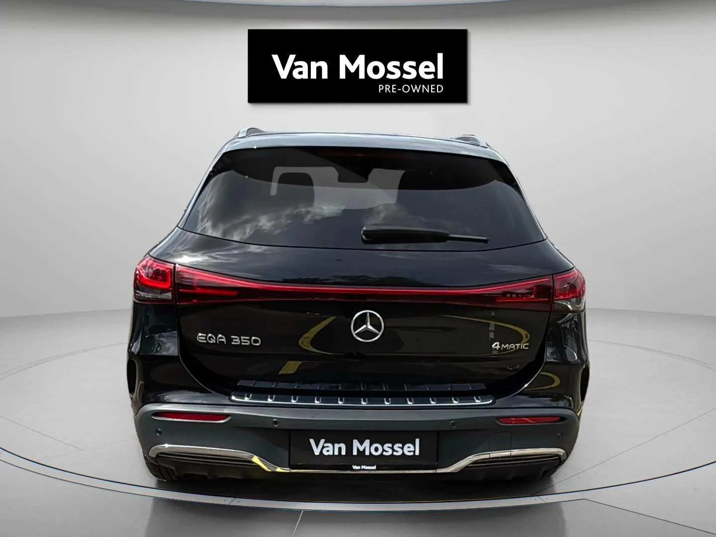 Mercedes-Benz-EQA-image-3