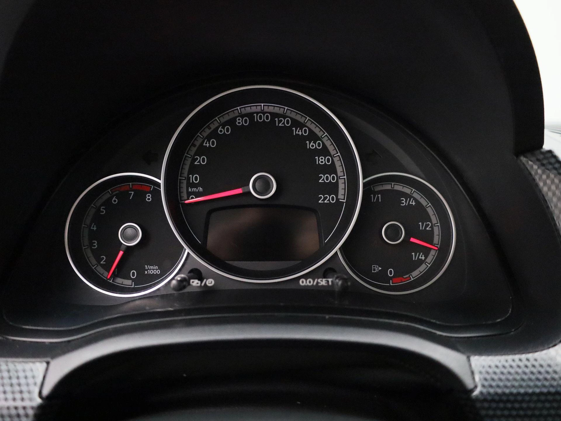 Volkswagen-up!-image-7