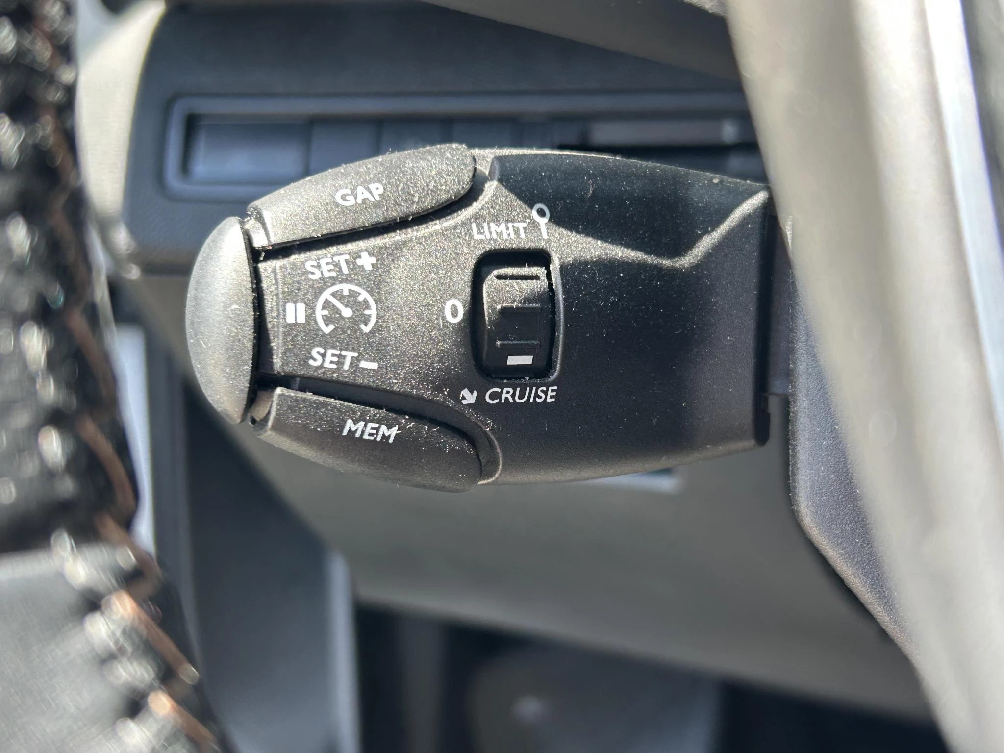 Peugeot-5008-image-19