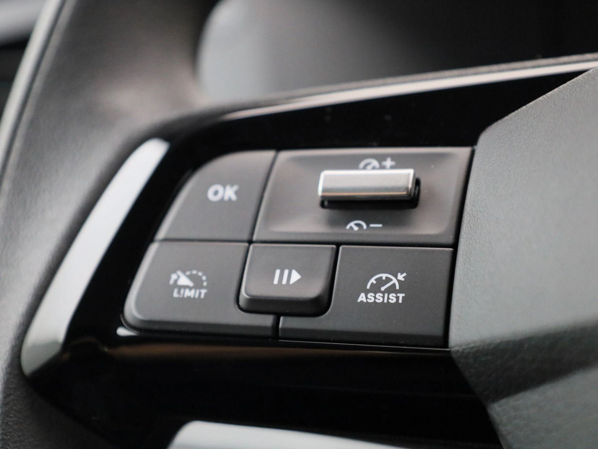 Opel-Vivaro-image-23