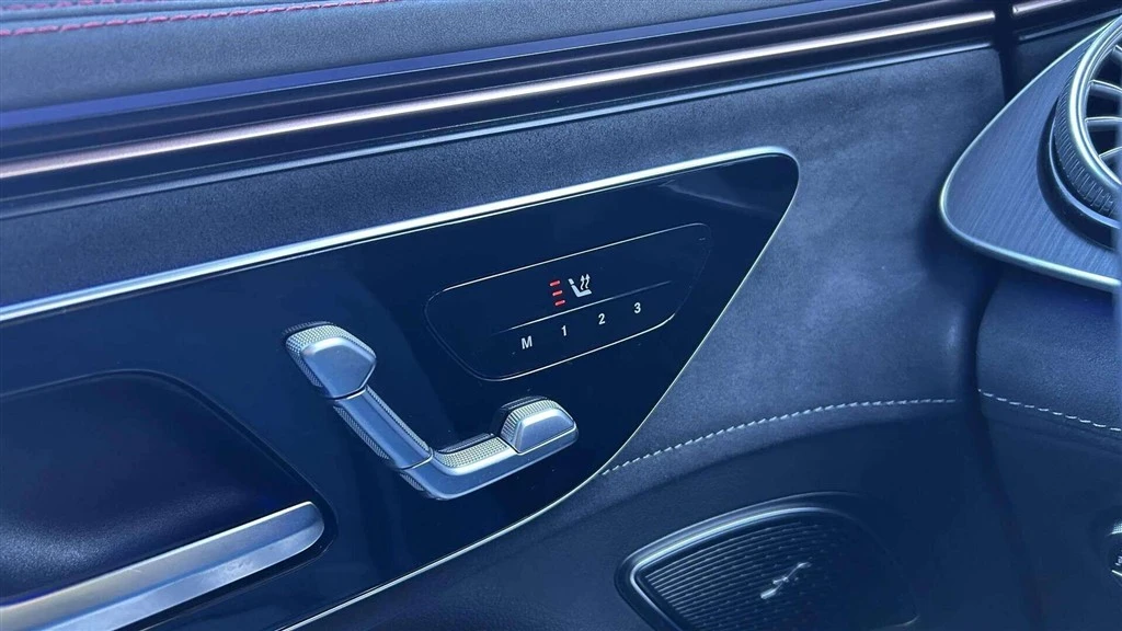 Mercedes-Benz-EQE-image-10