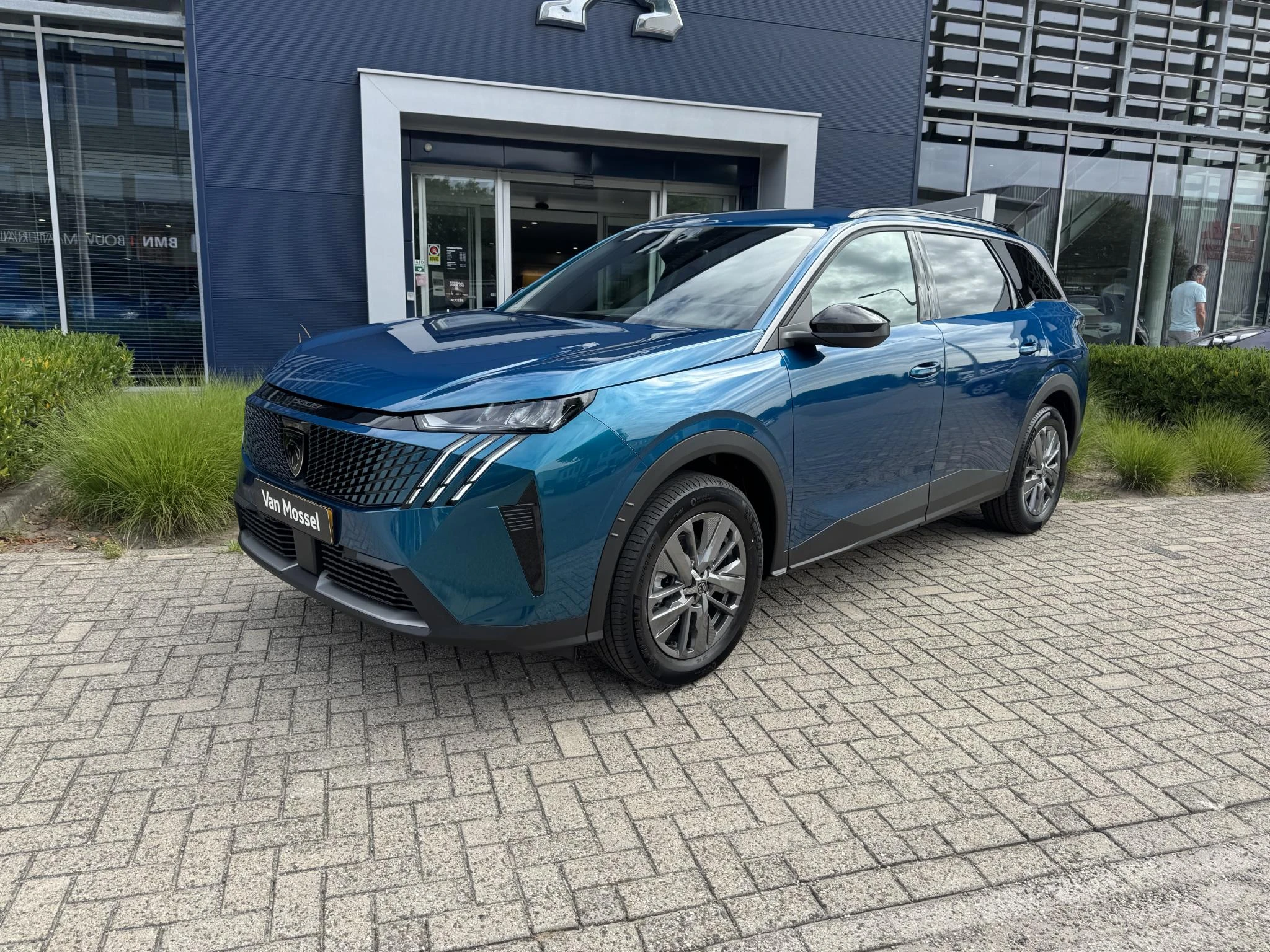 Peugeot-5008-image-1