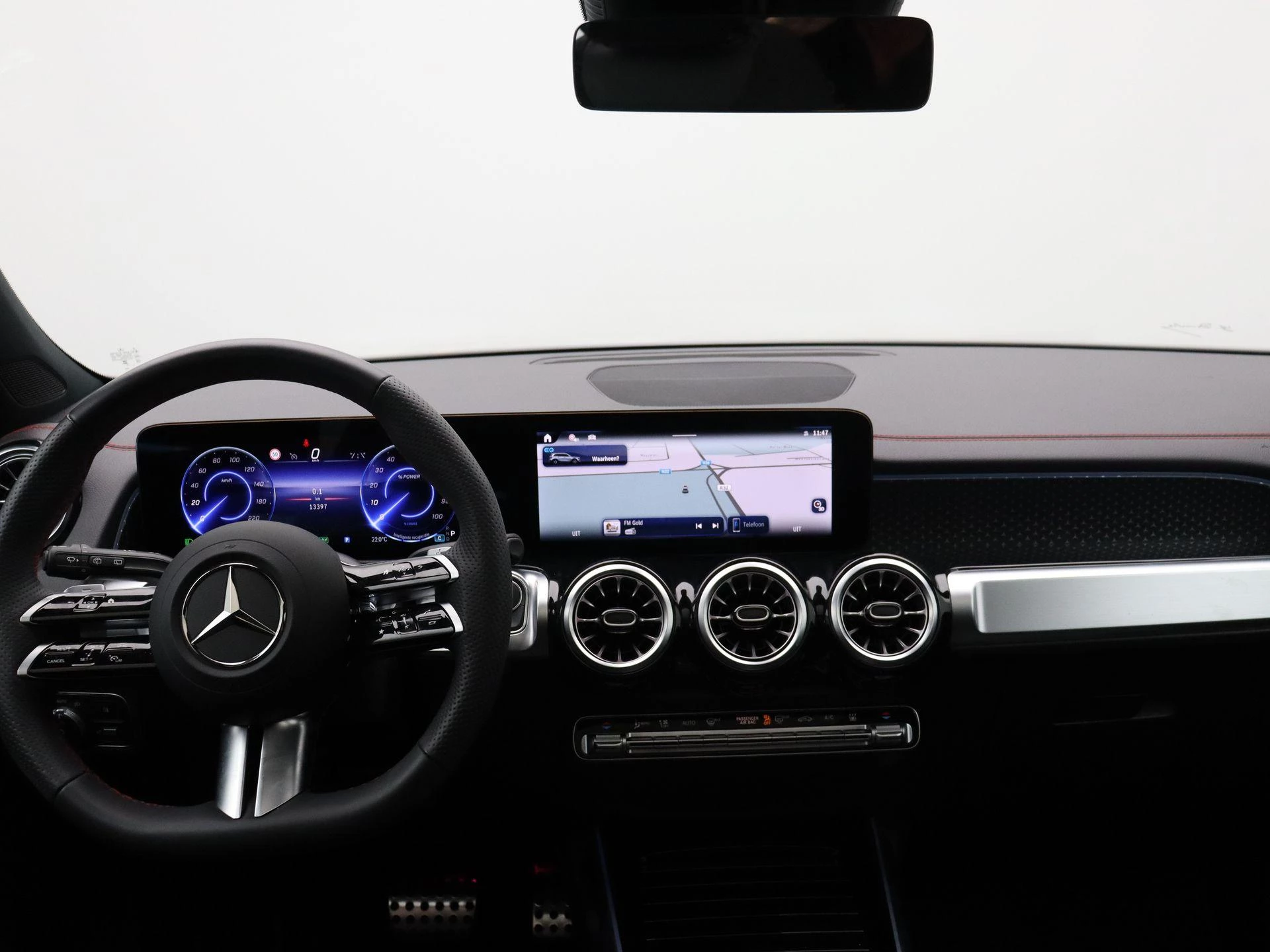 Mercedes-Benz EQB 250+ AMG Line + PANORAMISCH DAK + CARPLAY + ADVANCED SOUND +