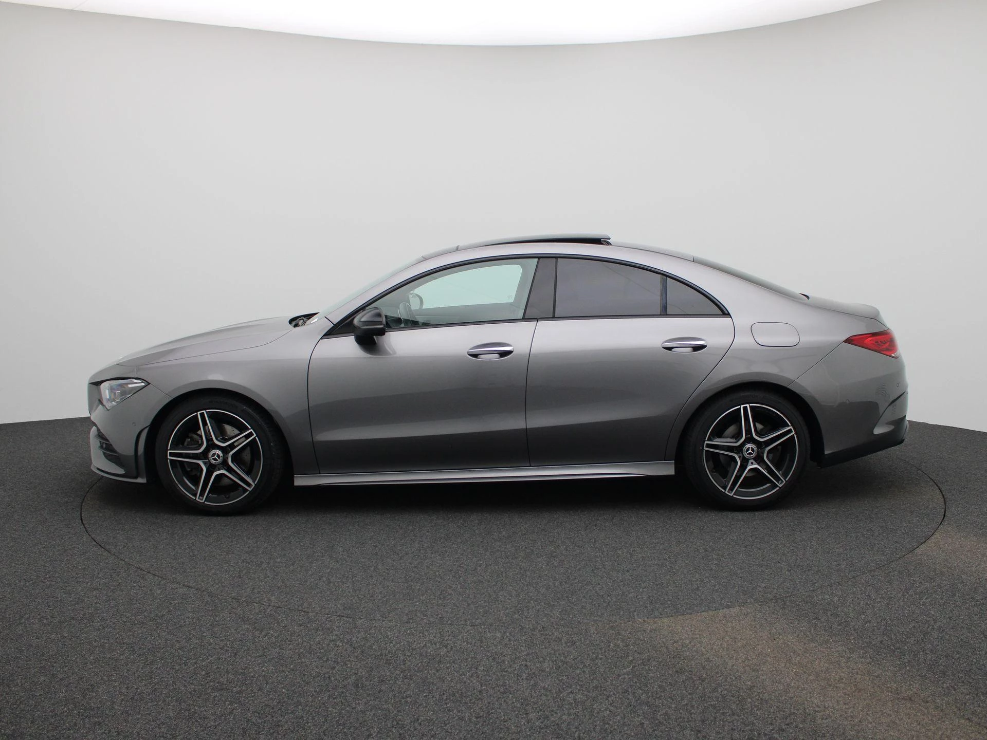 Mercedes-Benz-CLA-image-3