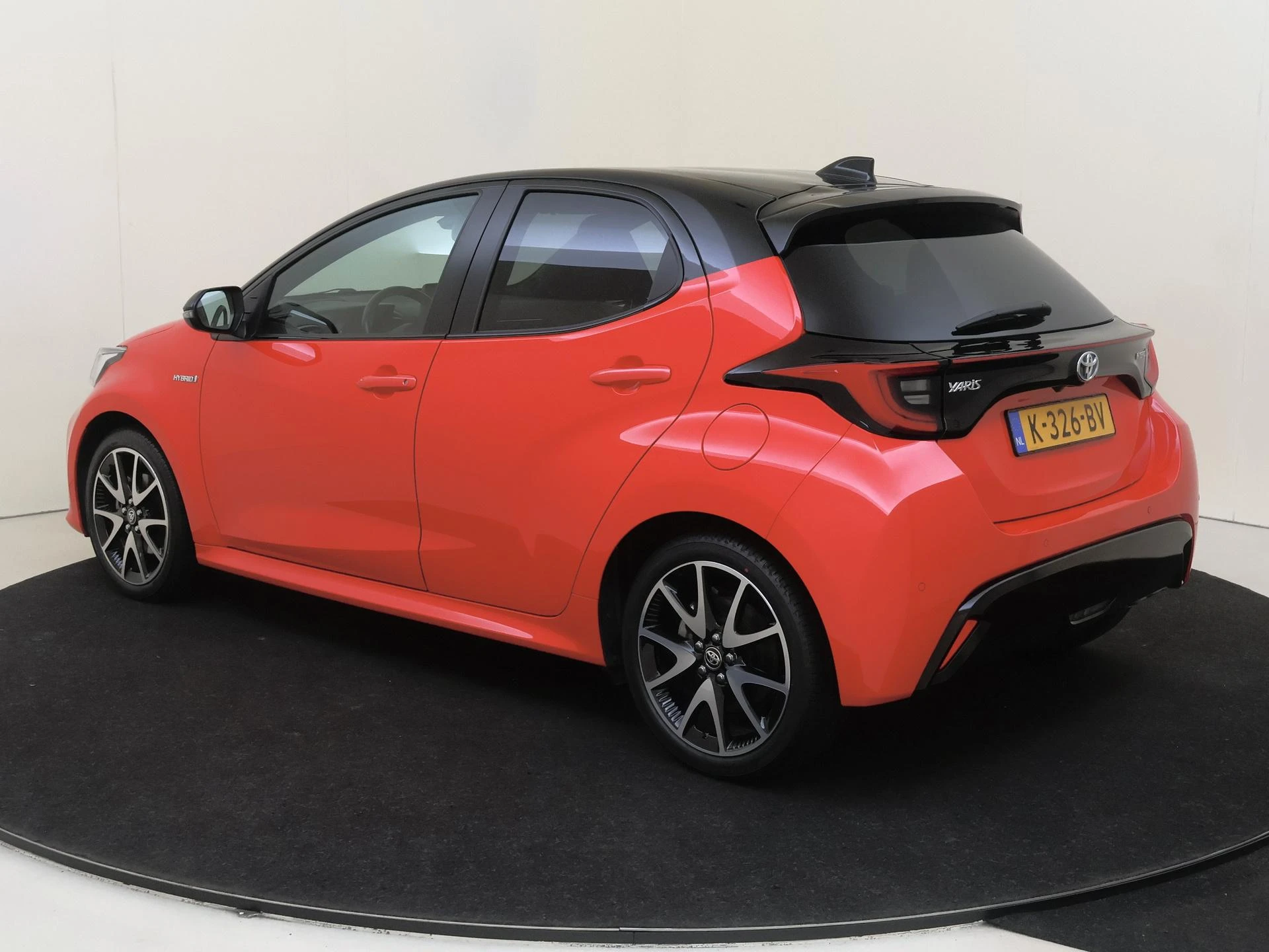 Toyota-Yaris-image-2