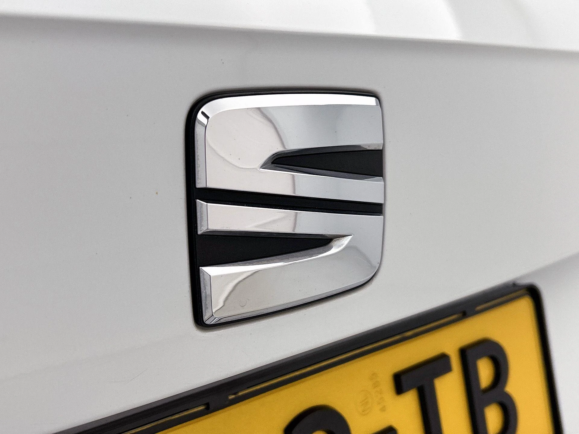 SEAT-Arona-image-14