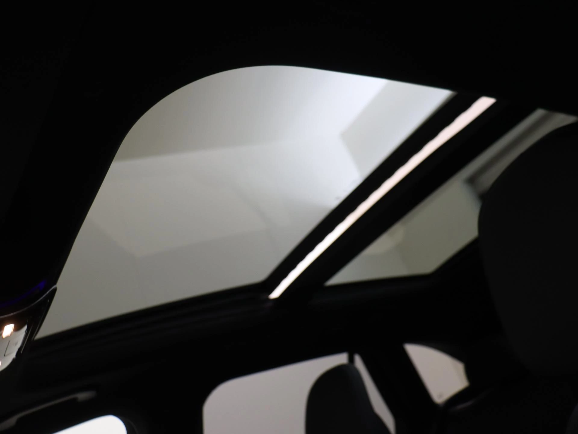Mercedes-Benz-GLC-image-27