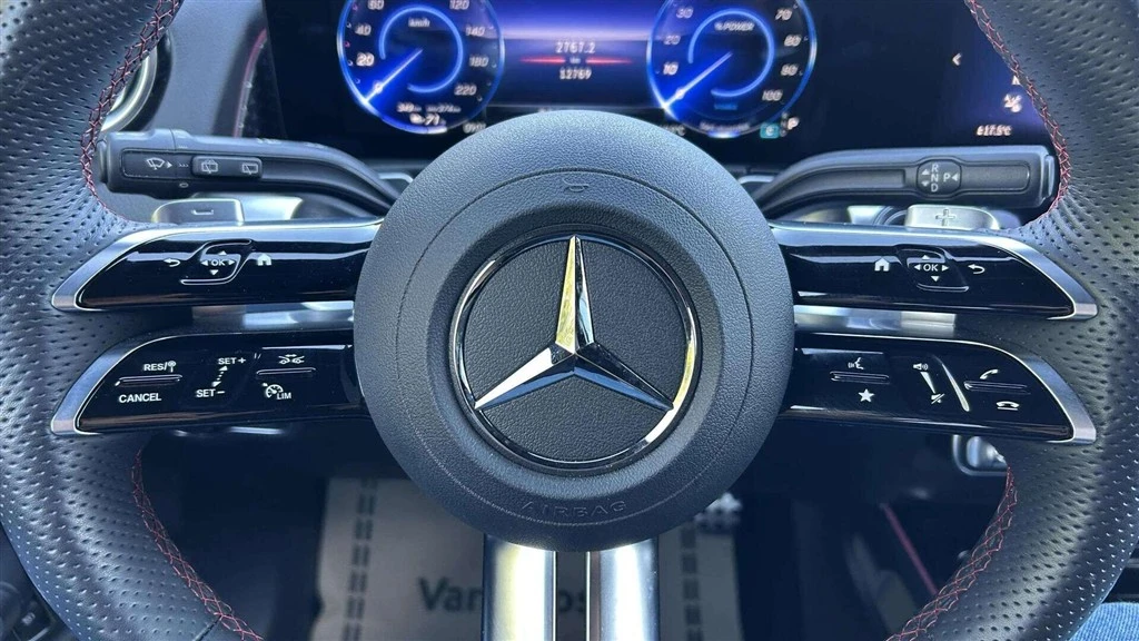 Mercedes-Benz-EQB-image-13