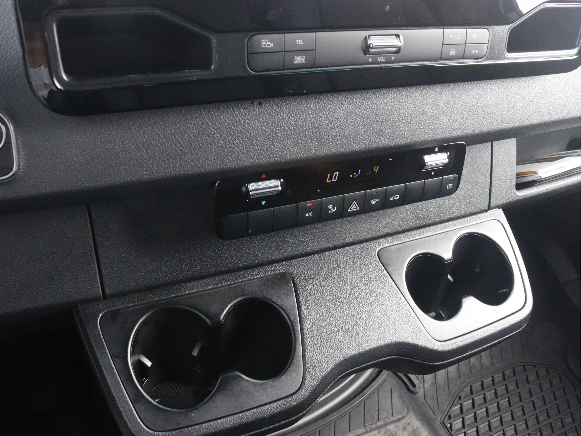 Mercedes-Benz-Sprinter-image-10