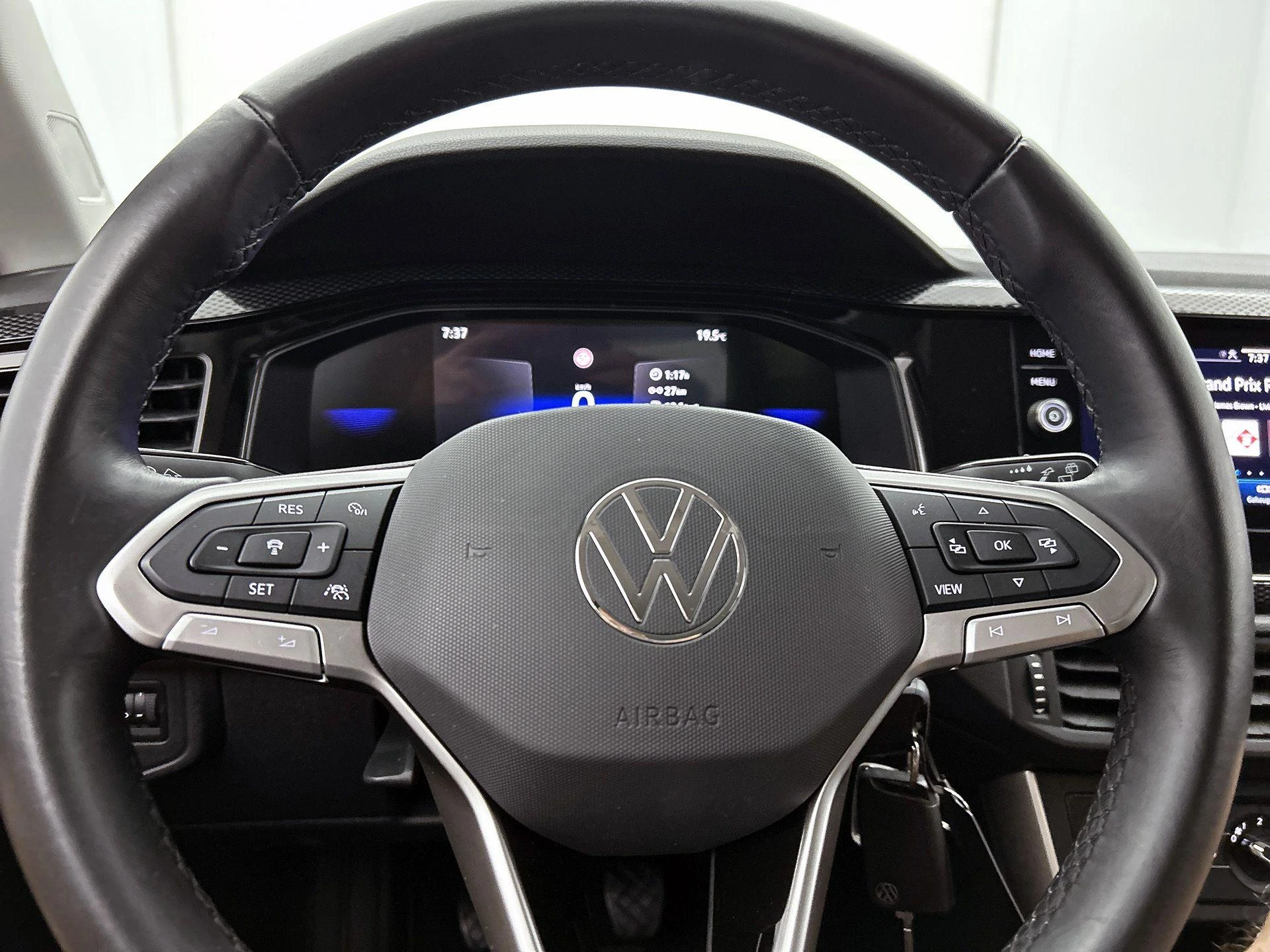 Volkswagen-Polo-image-31