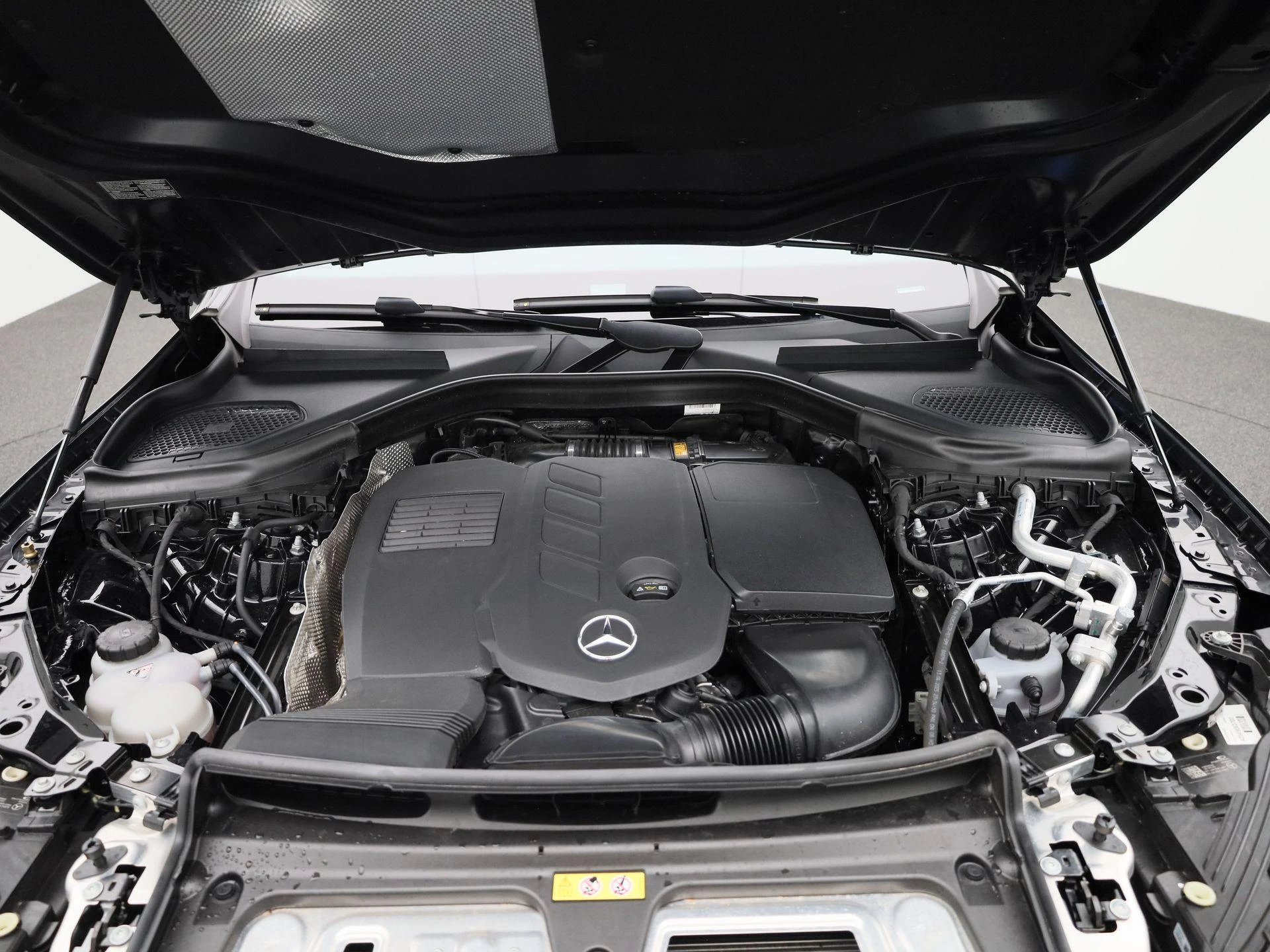 Mercedes-Benz-GLC-image-45
