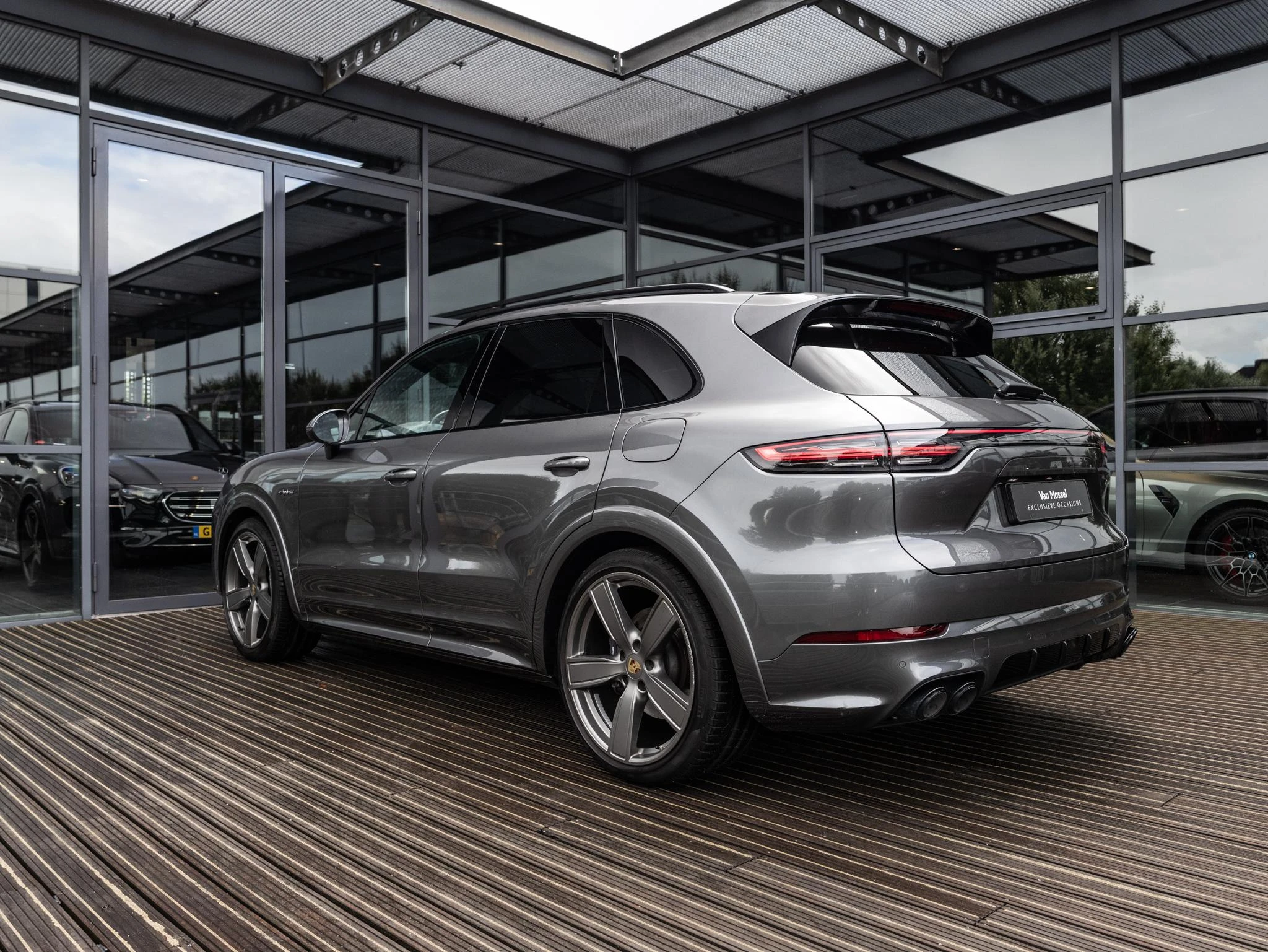 Porsche-Cayenne-image-7