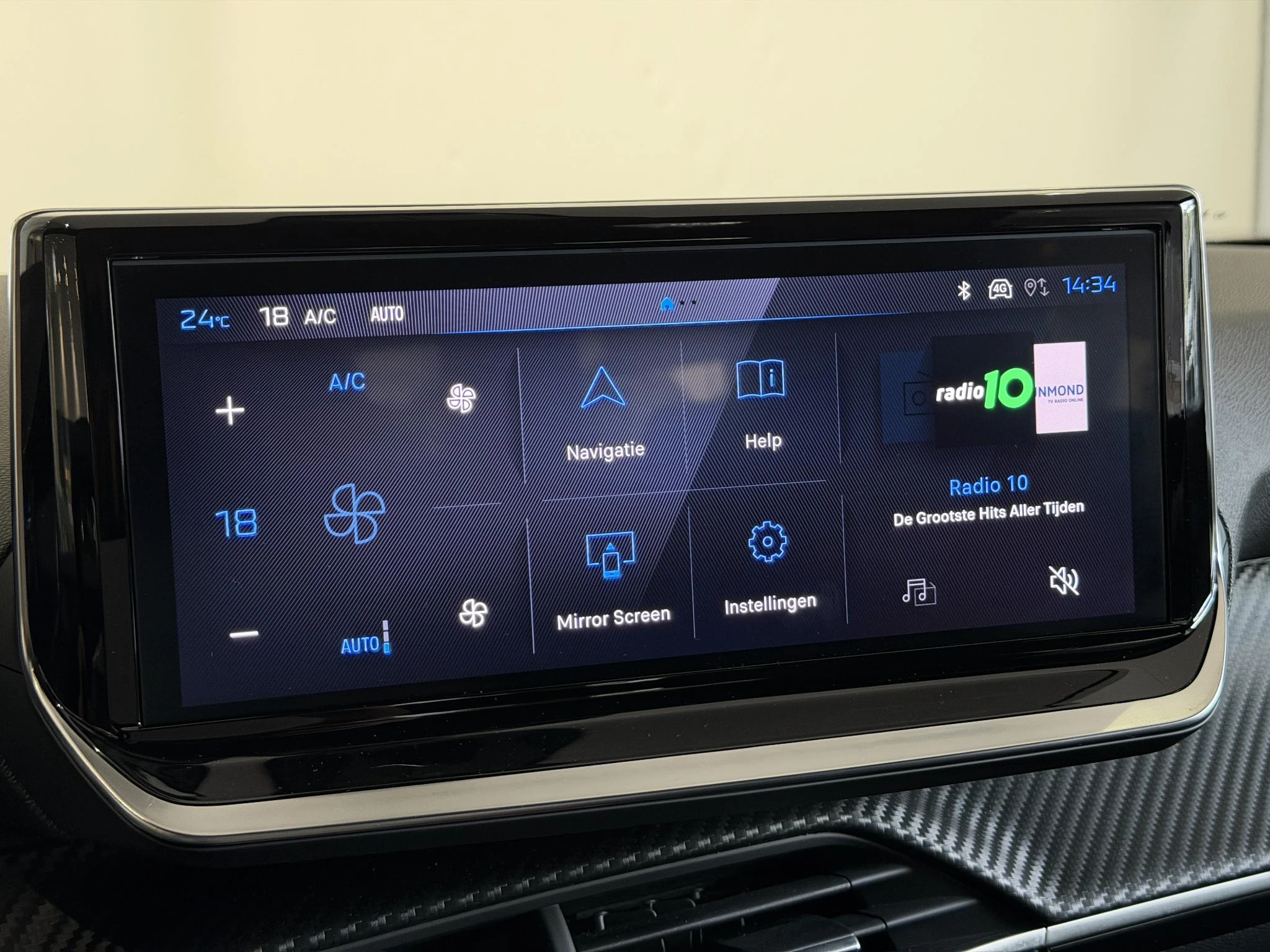Peugeot 2008 1.2 Hybrid 145 Allure