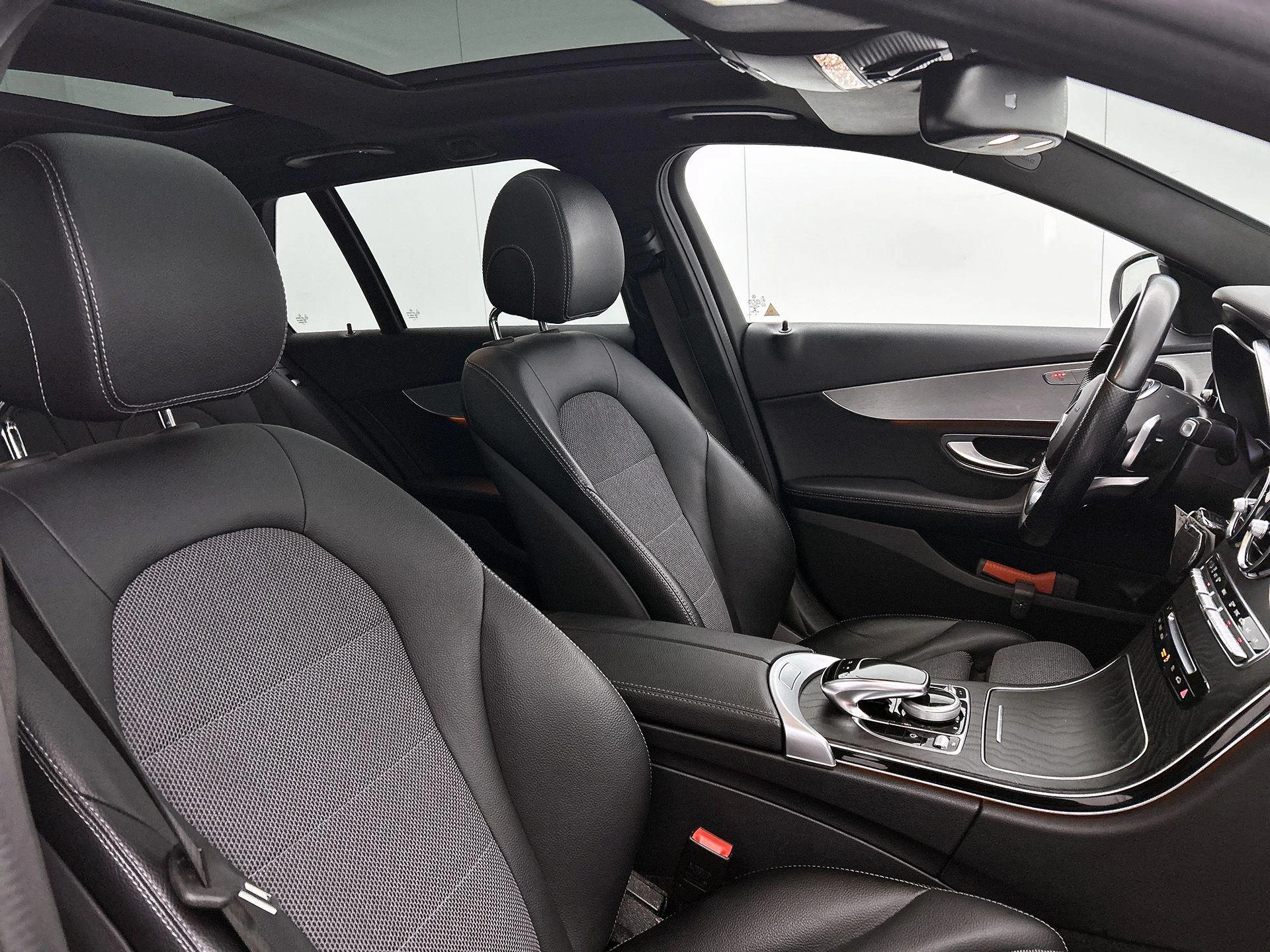Mercedes-Benz-C-Klasse-image-37