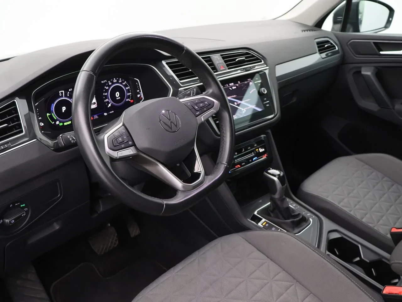 Volkswagen Tiguan eHybrid (PHEV) Tiguan eHybrid 1.4 Life Business 245PK *AUTOMAAT*VIRTUAL COCKPIT*NAVI*APP-CONNECT*CAMERA*PDC*ACC*AIRCO*...*