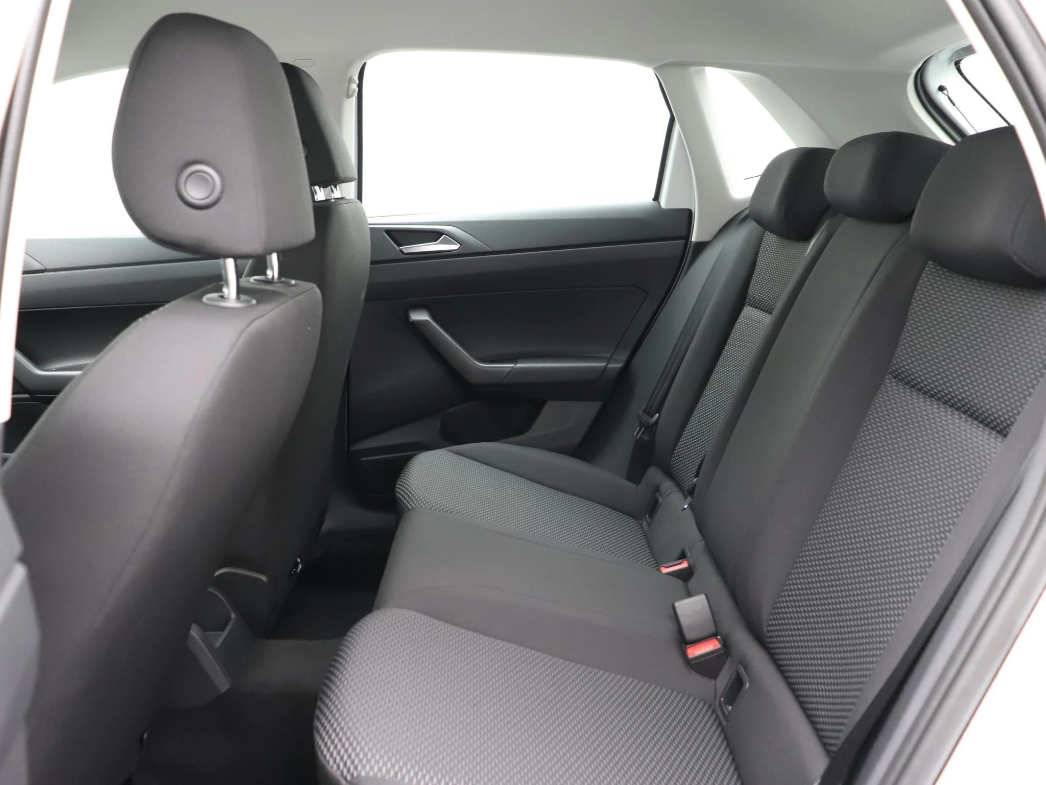 Volkswagen-Polo-image-12
