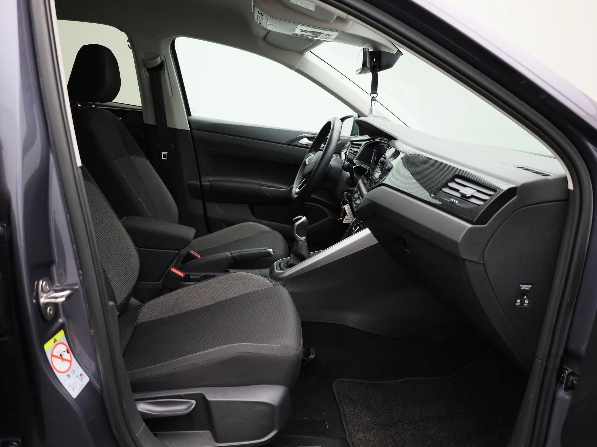 Volkswagen-Polo-image-28