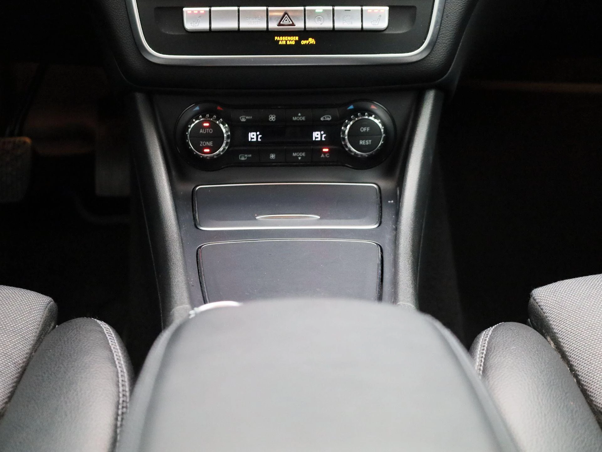 Mercedes-Benz-GLA-image-9