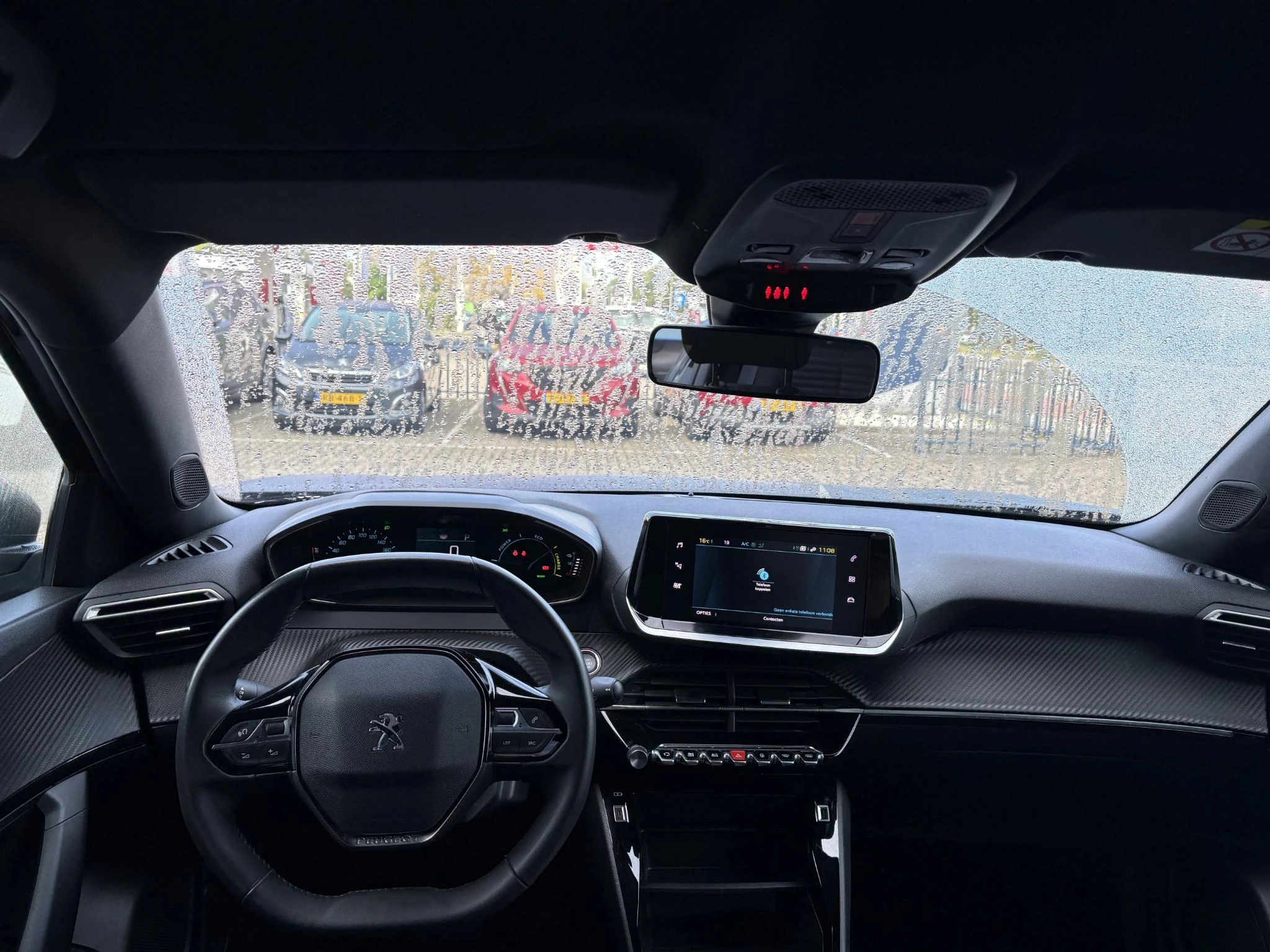 Peugeot-e-2008-image-10