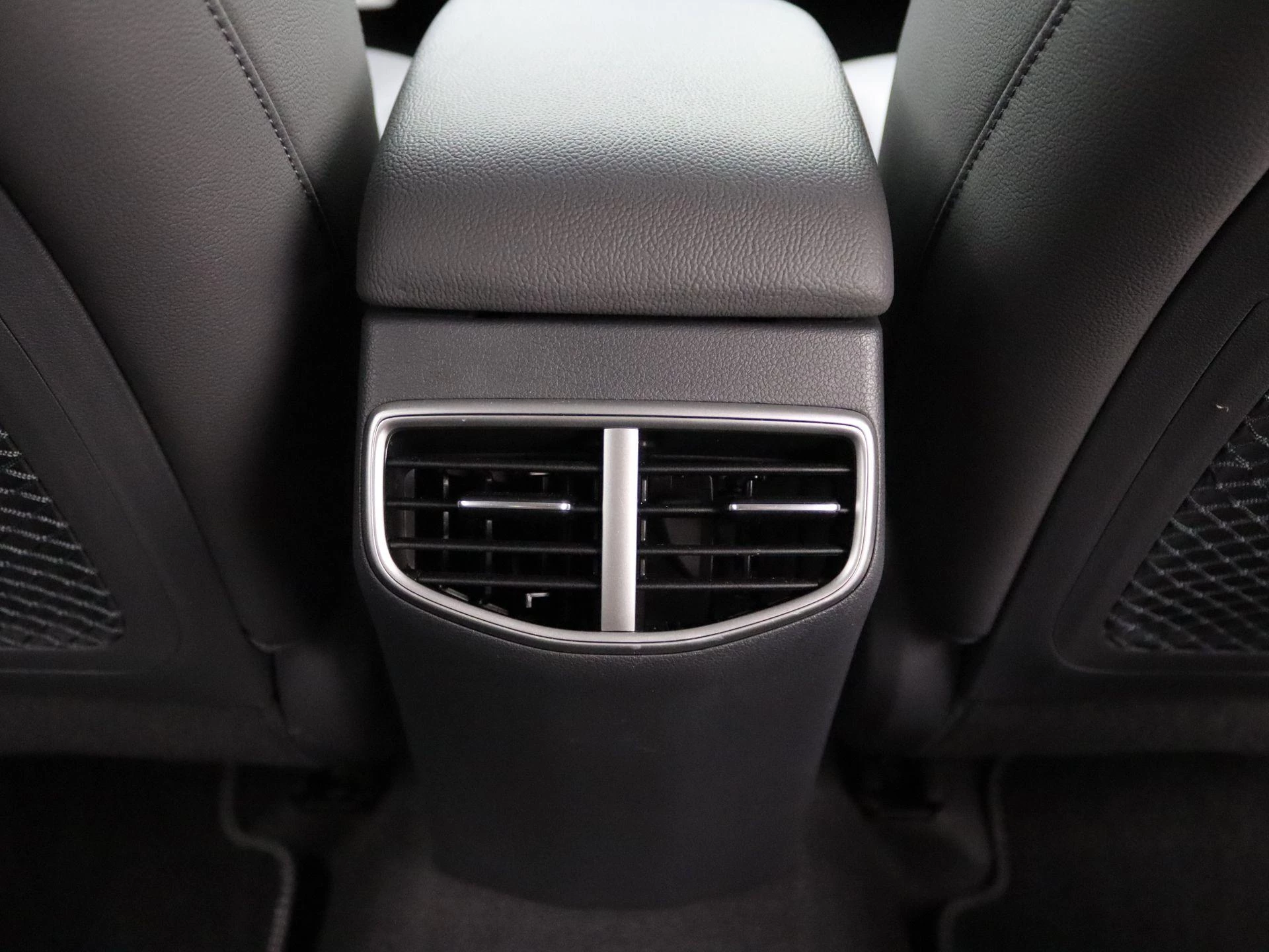 Hyundai-IONIQ-image-36