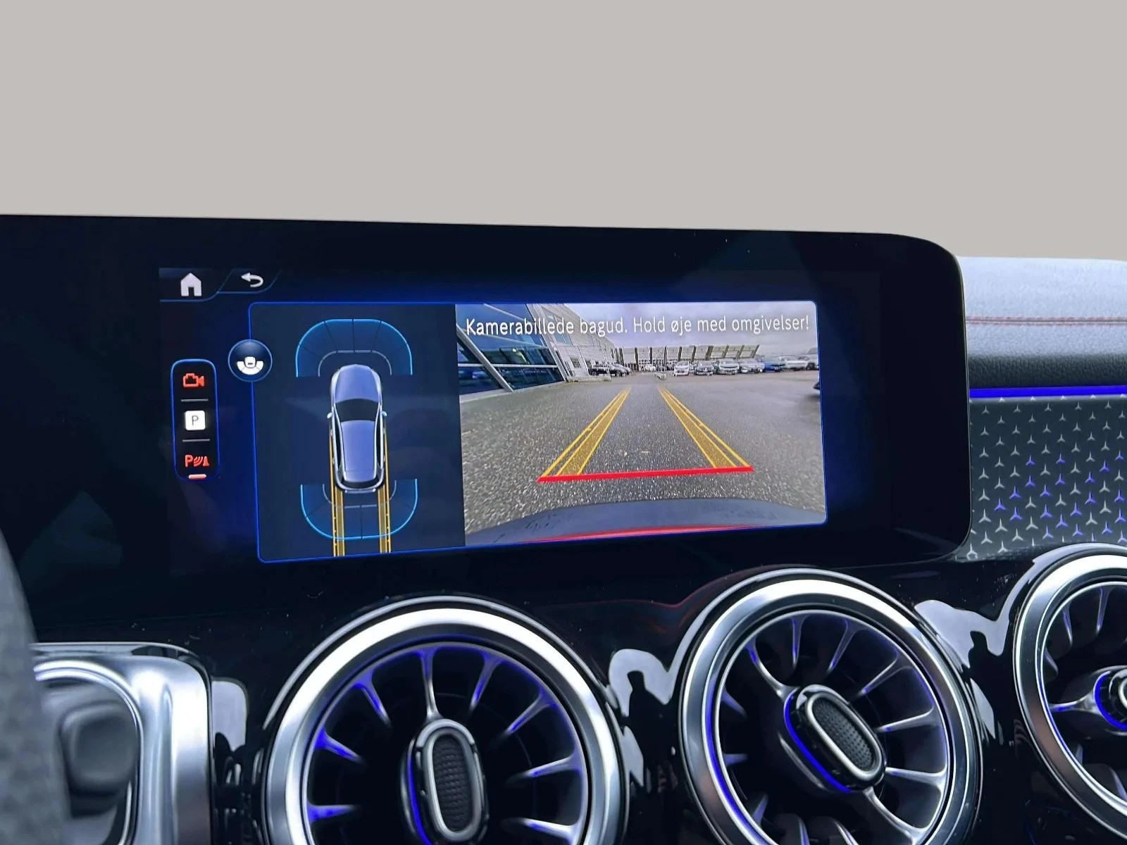 Mercedes-Benz-EQB-image-19